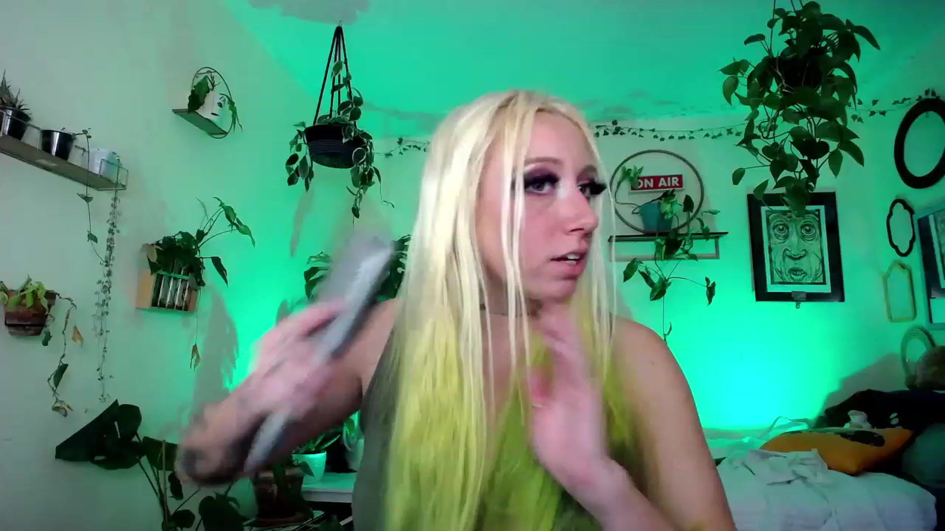 Gallery image thumbnail from ChloeCassidy's myfreecams stream on, 01/17/2023, 24:47 image 9 of 20