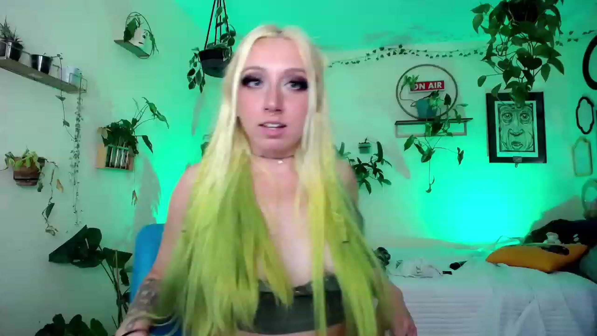 Gallery image thumbnail from ChloeCassidy's myfreecams stream on, 01/17/2023, 24:47 image 2 of 20