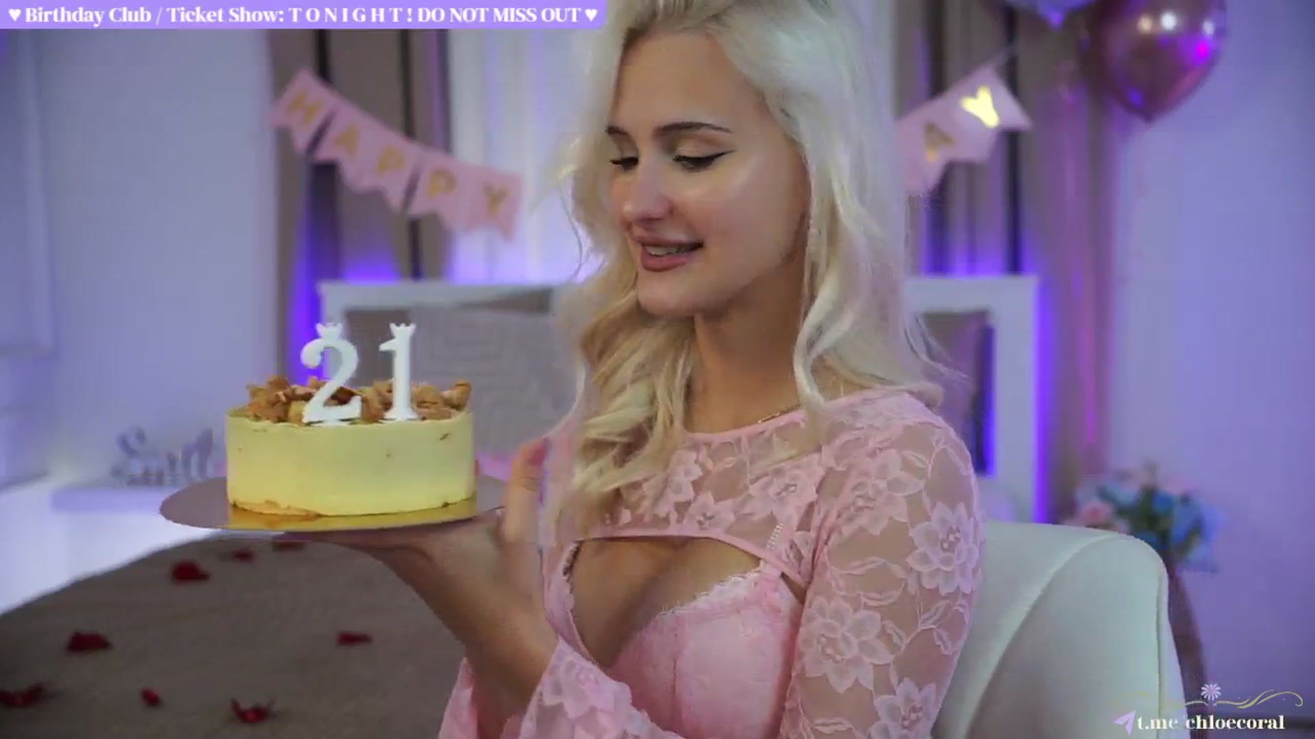 Gallery image thumbnail from ChloeCoral's myfreecams stream on, 10/11/2024, 19:37 image 6 of 20