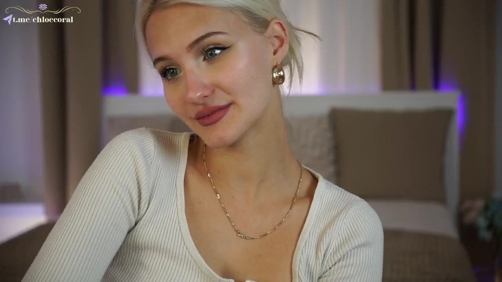 Gallery image thumbnail from ChloeCoral's myfreecams stream on, 10/17/2024, 13:07 image 17 of 20