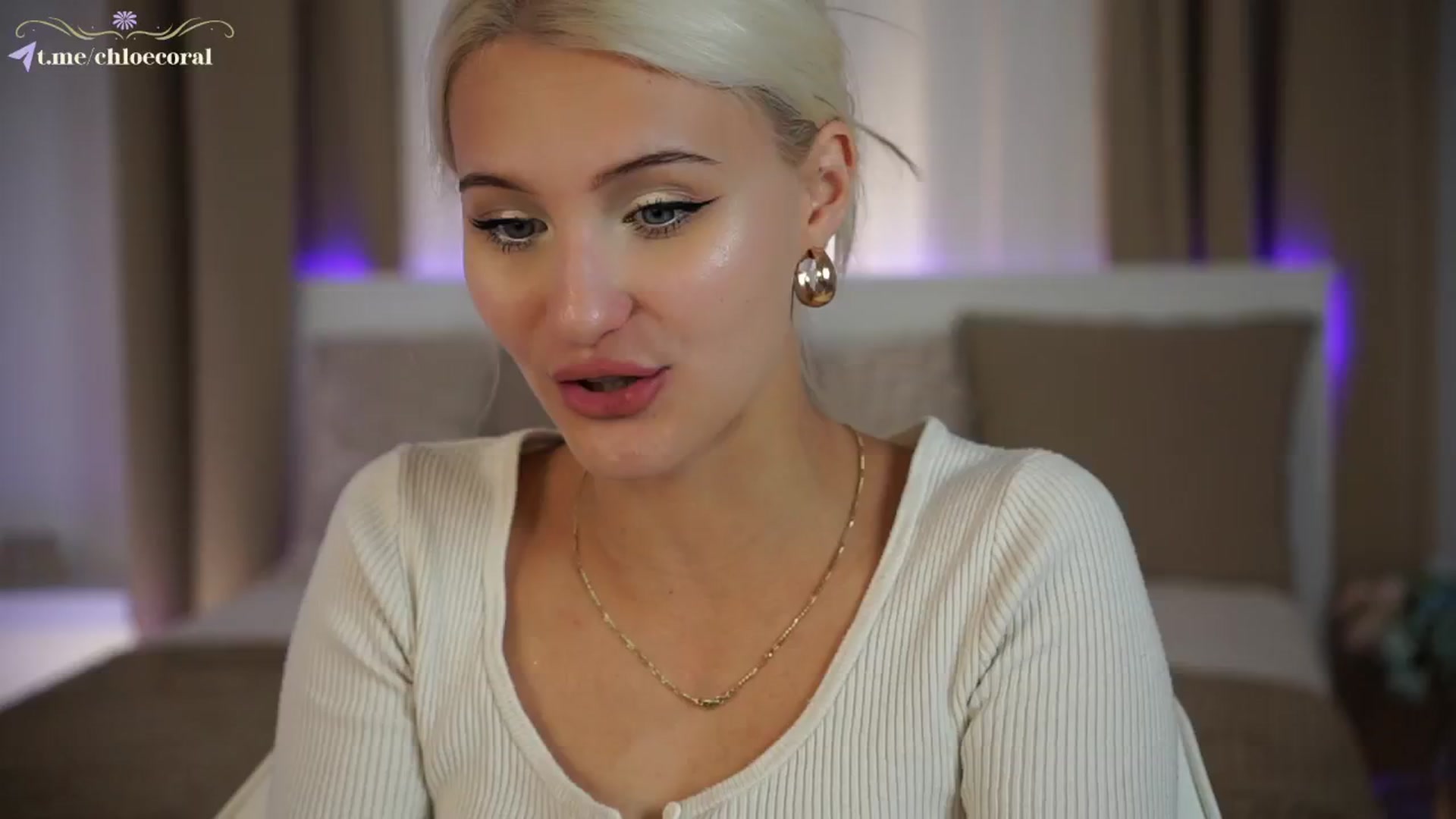 Gallery image thumbnail from ChloeCoral's myfreecams stream on, 10/17/2024, 13:07 image 19 of 20