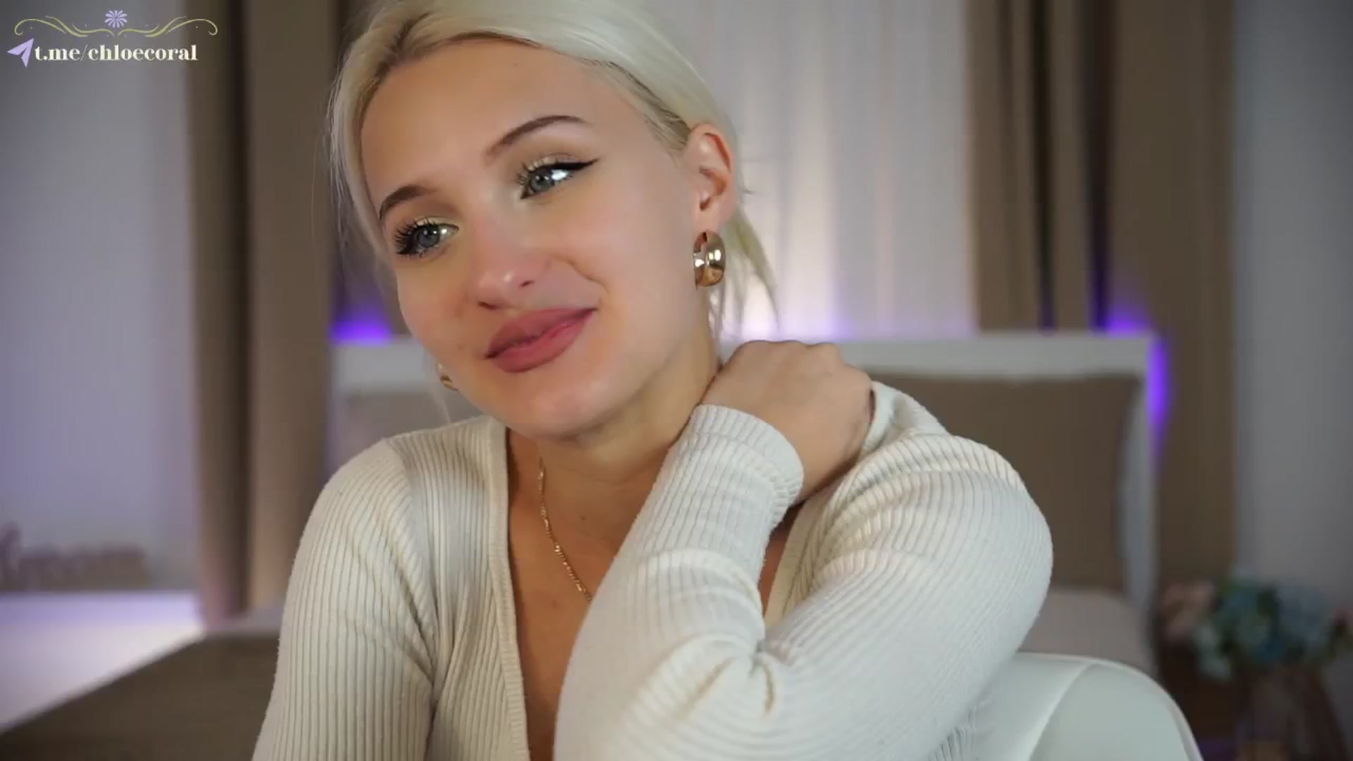 Gallery image thumbnail from ChloeCoral's myfreecams stream on, 10/17/2024, 13:45 image 13 of 20