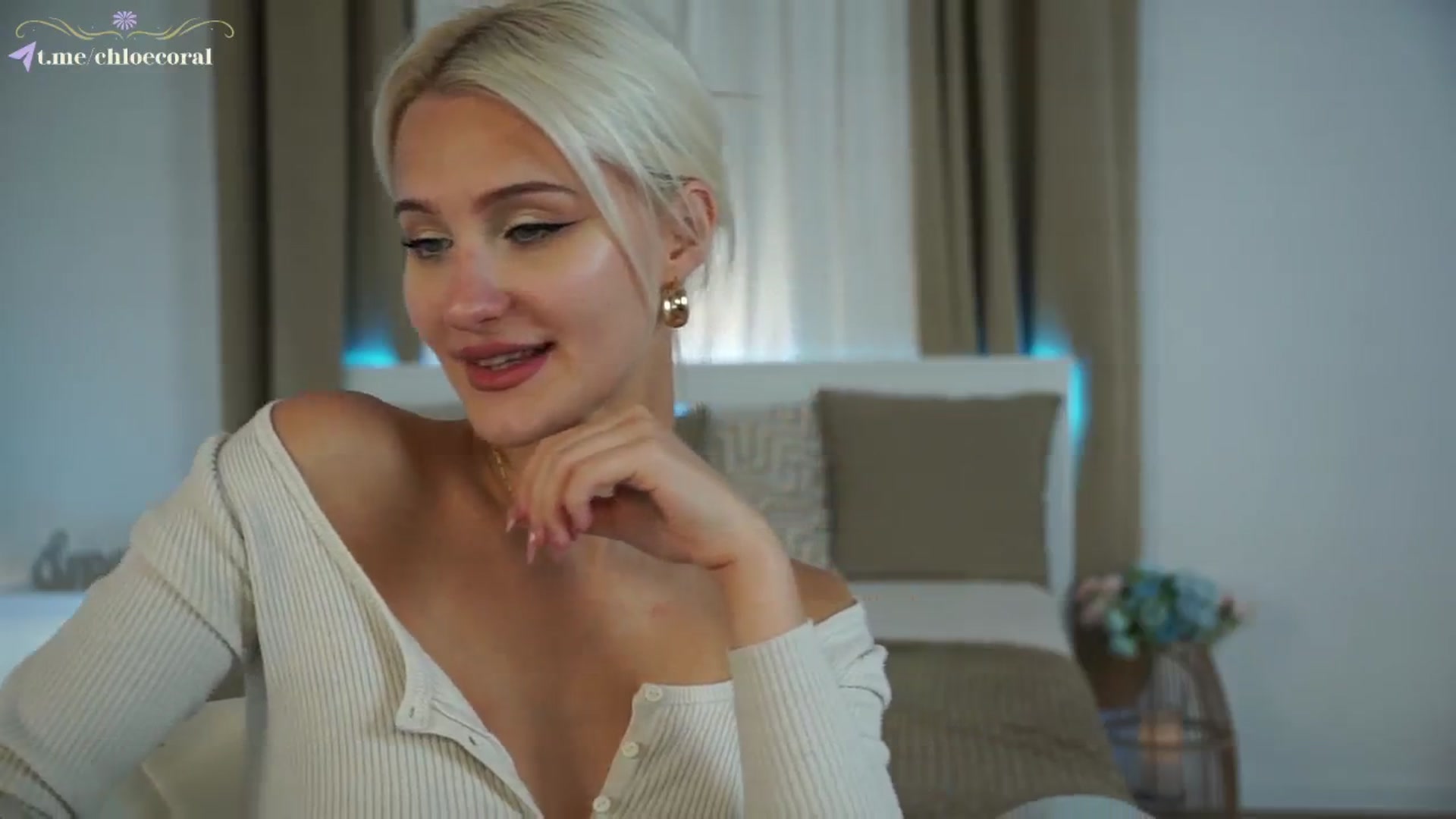 Gallery image thumbnail from ChloeCoral's myfreecams stream on, 10/17/2024, 16:40 image 5 of 20