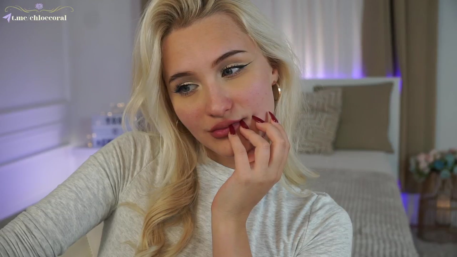 Gallery image thumbnail from ChloeCoral's myfreecams stream on, 11/19/2024, 22:12 image 9 of 20