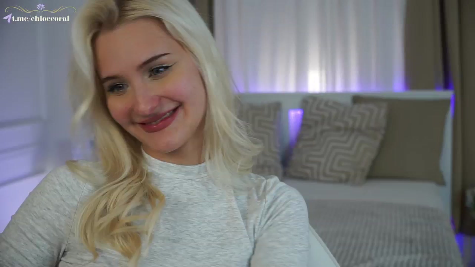Gallery image thumbnail from ChloeCoral's myfreecams stream on, 11/20/2024, 24:38 image 17 of 20