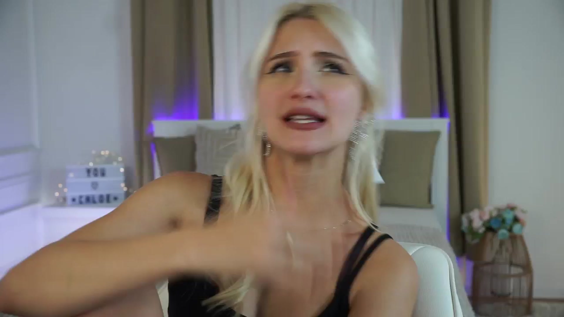 Gallery image thumbnail from ChloeCoral's myfreecams stream on, 11/20/2024, 23:41 image 18 of 20