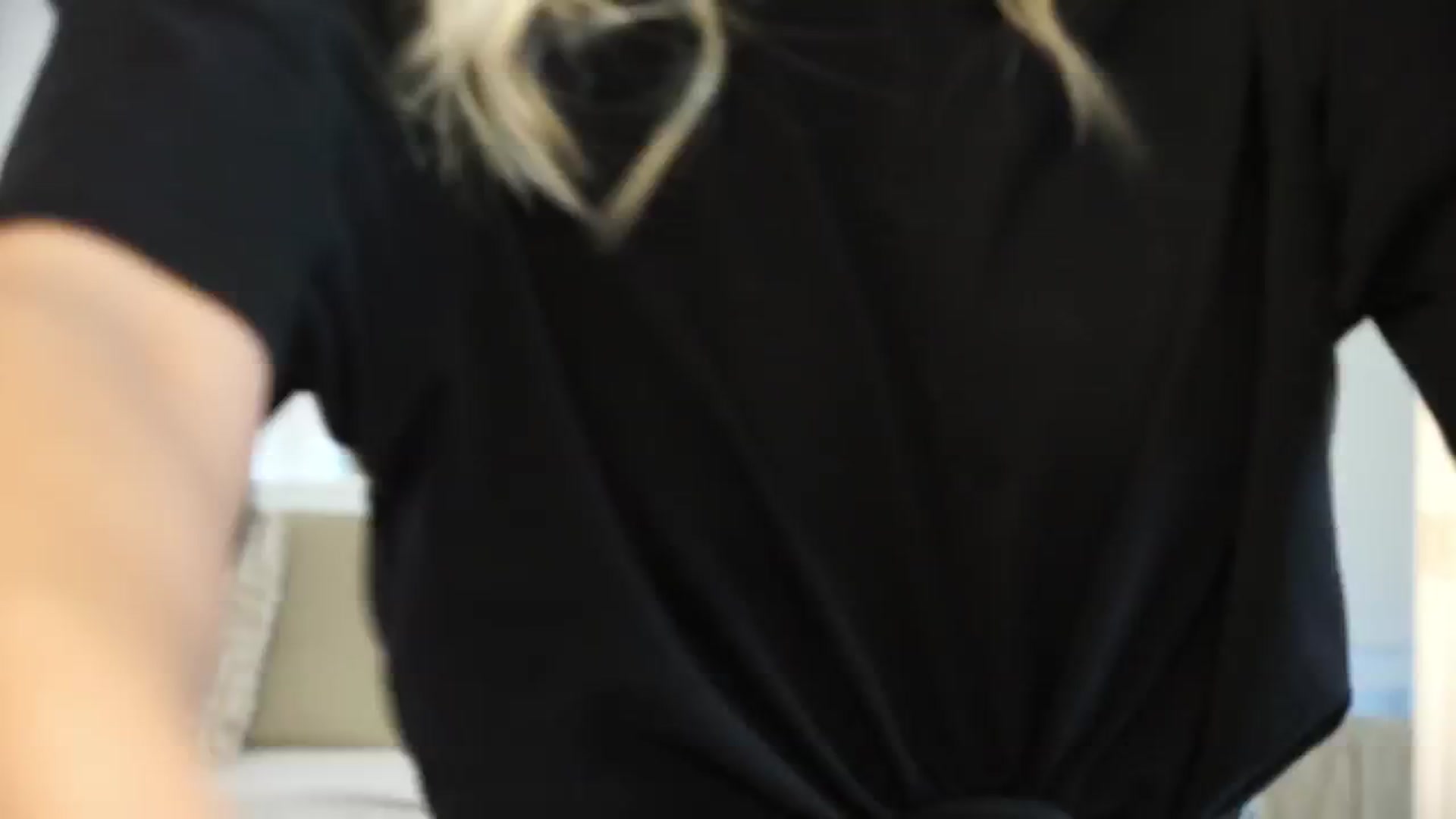 Gallery image thumbnail from ChloeCoral's myfreecams stream on, 11/21/2024, 23:35 image 16 of 20