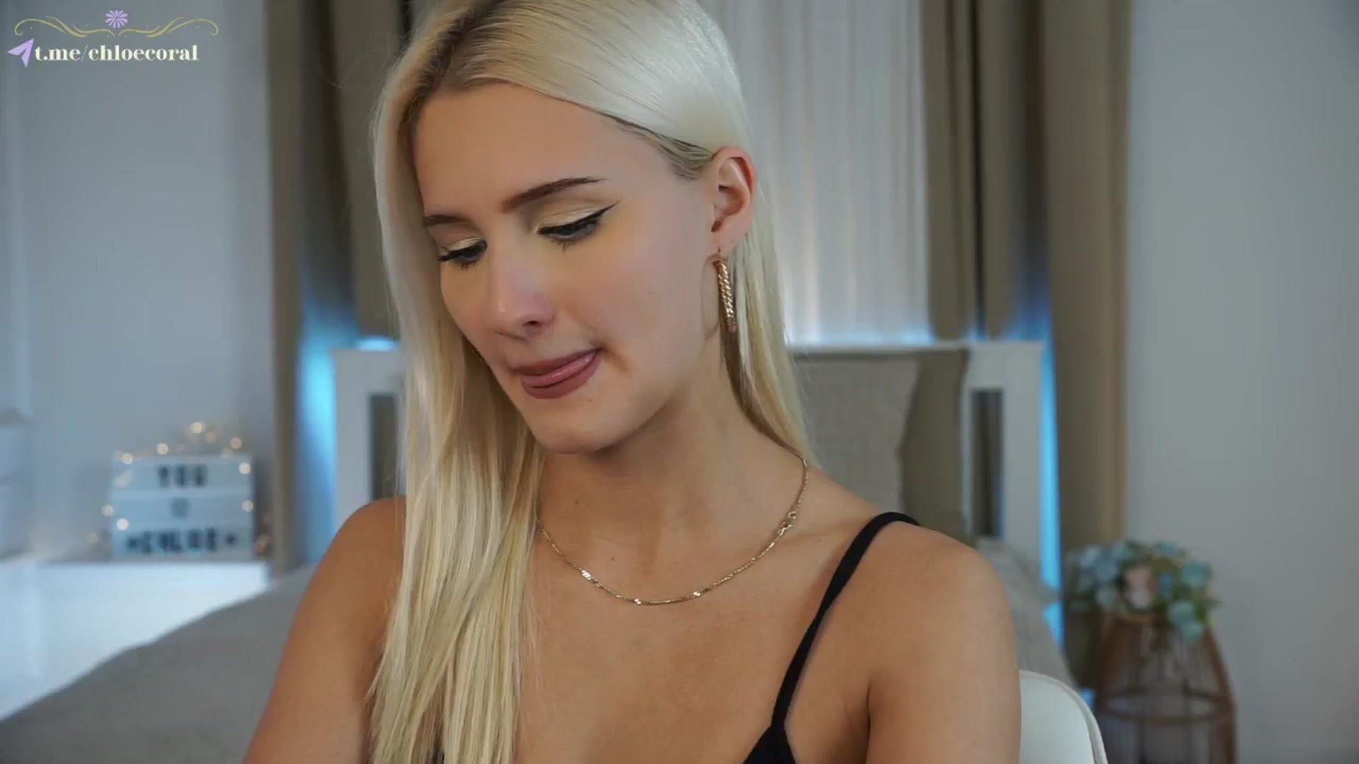 Gallery image thumbnail from ChloeCoral's myfreecams stream on, 11/26/2024, 20:02 image 5 of 20