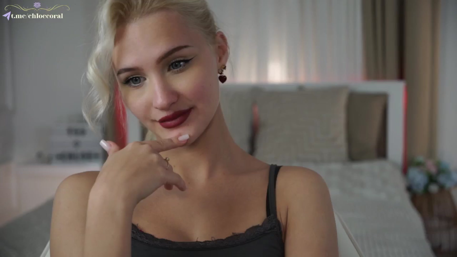 Gallery image thumbnail from ChloeCoral's myfreecams stream on, 11/29/2024, 21:14 image 14 of 20