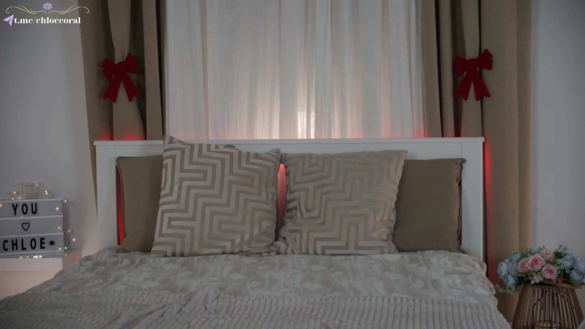 Gallery image thumbnail from ChloeCoral's myfreecams stream on, 12/03/2024, 21:19 image 12 of 20