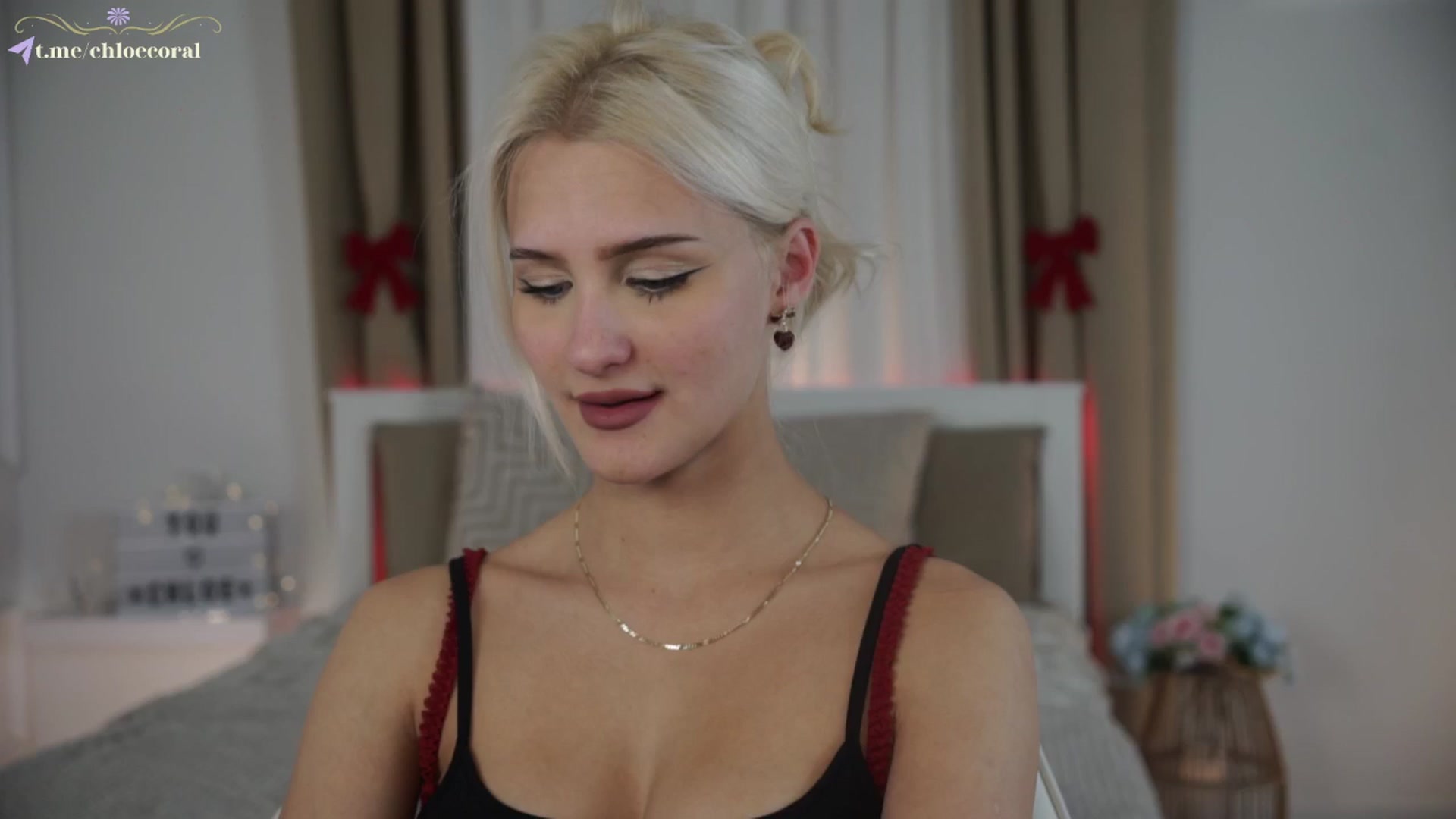 Gallery image thumbnail from ChloeCoral's myfreecams stream on, 12/03/2024, 23:24 image 2 of 20