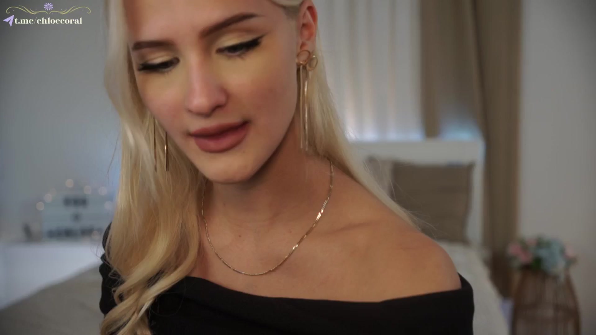 Gallery image thumbnail from ChloeCoral's myfreecams stream on, 12/04/2024, 23:08 image 7 of 20