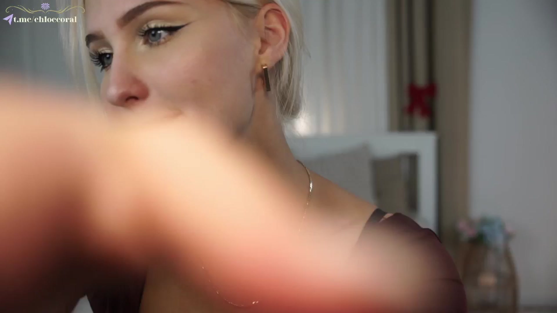 Gallery image thumbnail from ChloeCoral's myfreecams stream on, 12/05/2024, 20:17 image 11 of 20