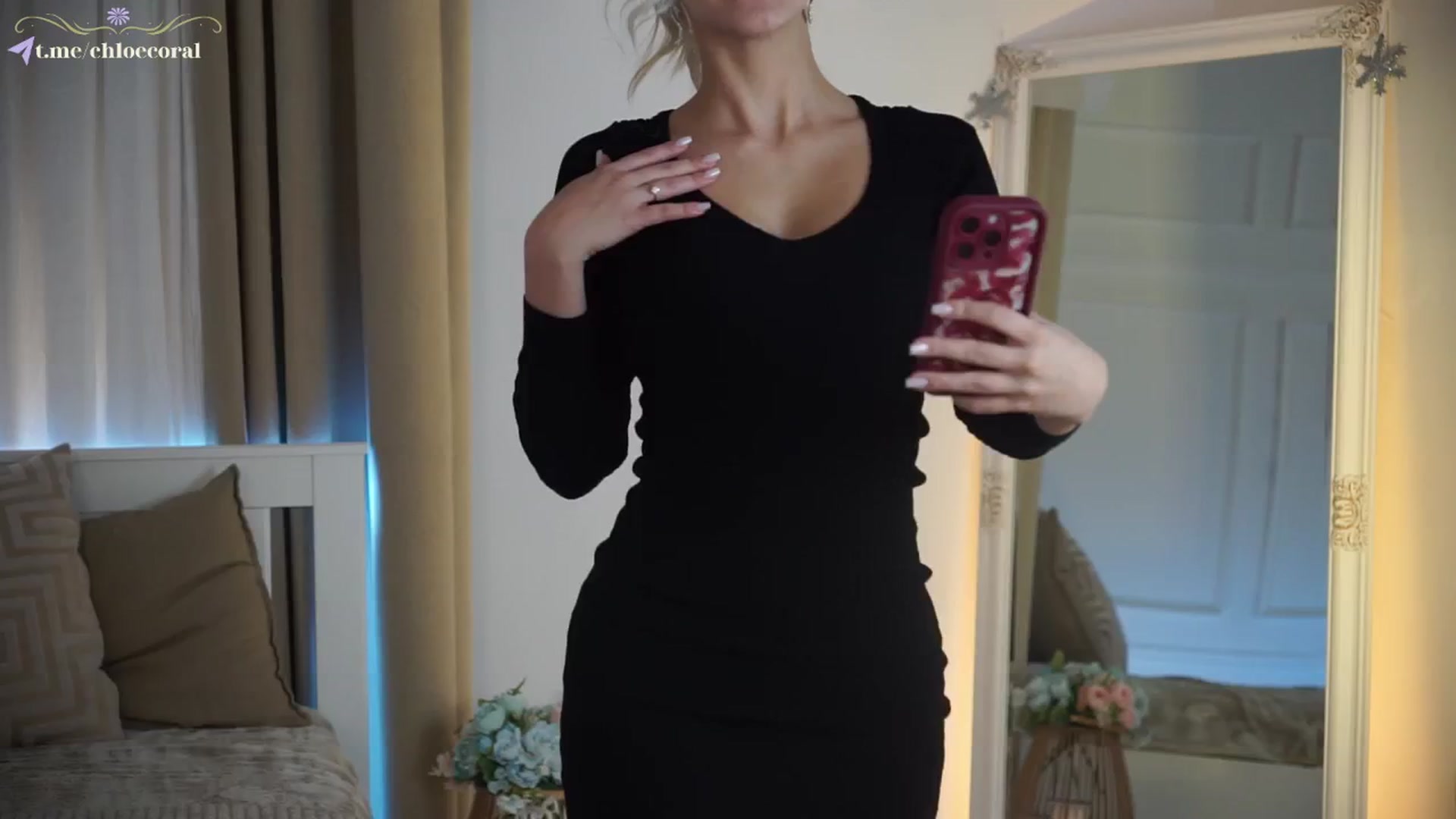 Gallery image thumbnail from ChloeCoral's myfreecams stream on, 12/06/2024, 22:30 image 9 of 20