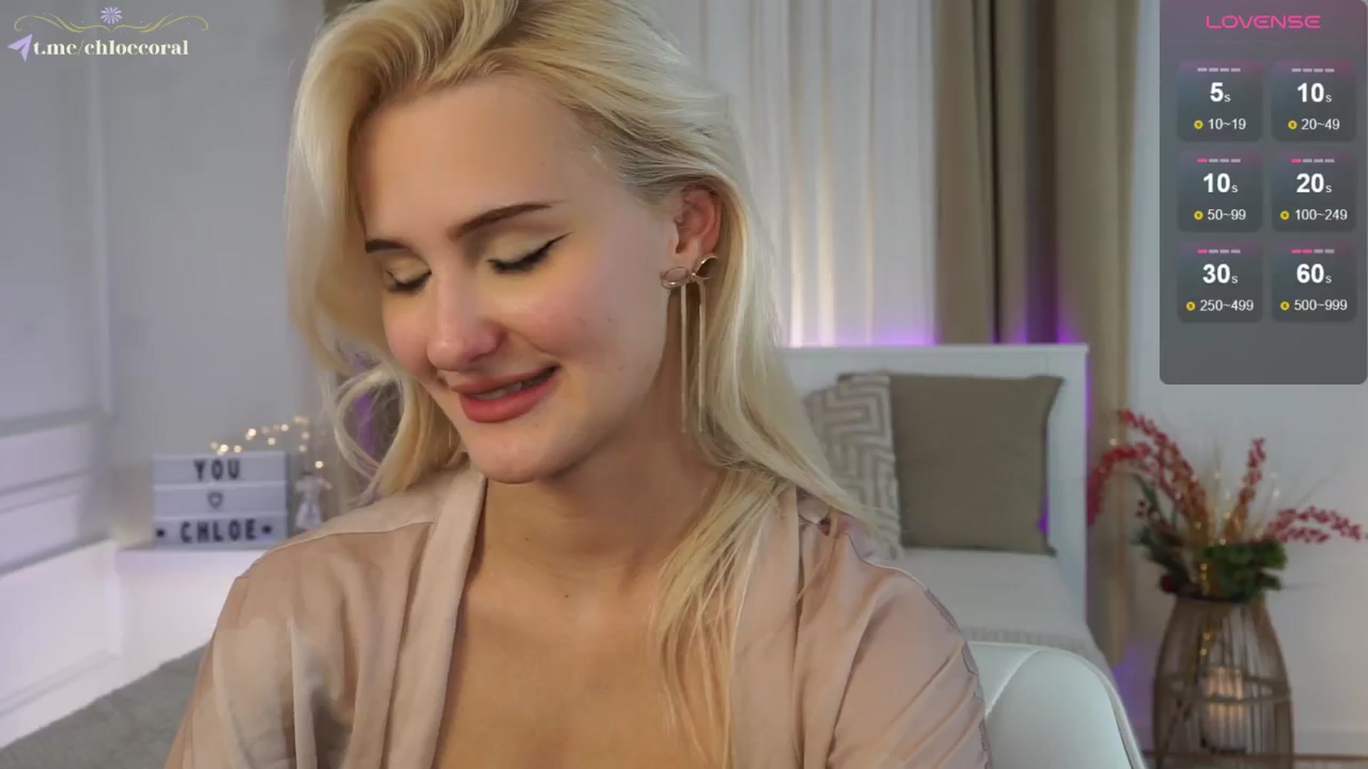 Gallery image thumbnail from ChloeCoral's myfreecams stream on, 12/09/2024, 01:48 image 8 of 20