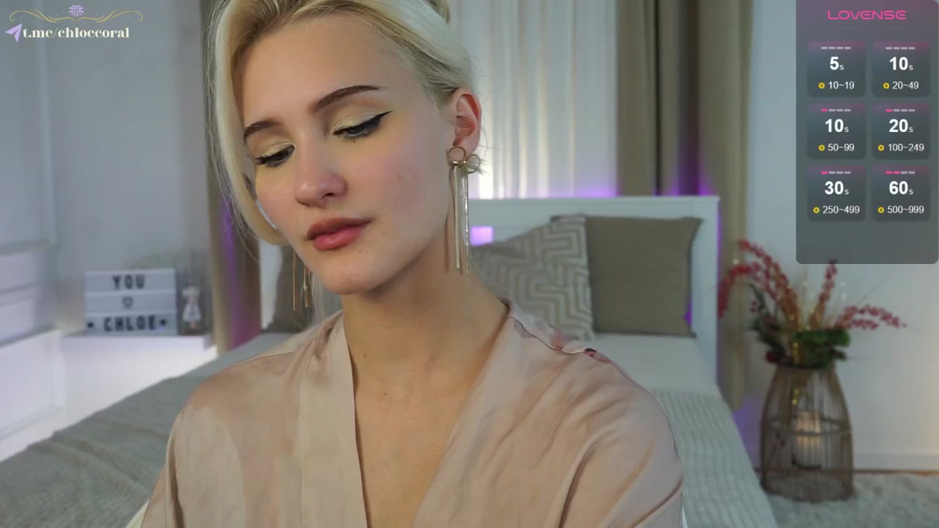 Gallery image thumbnail from ChloeCoral's myfreecams stream on, 12/09/2024, 01:48 image 20 of 20