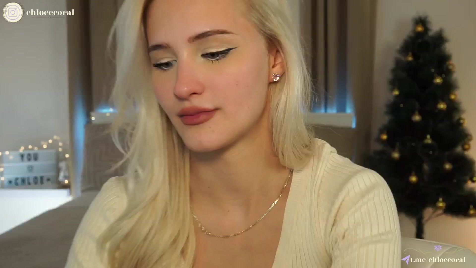 Gallery image thumbnail from ChloeCoral's myfreecams stream on, 12/24/2024, 24:08 image 1 of 20