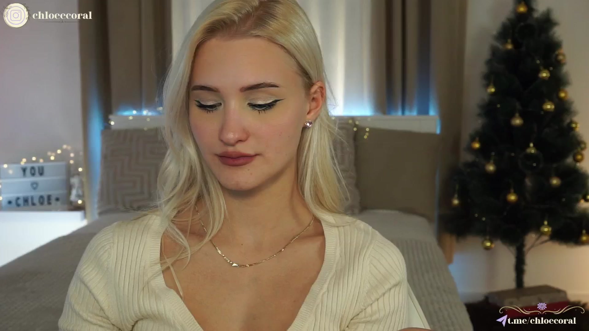 Gallery image thumbnail from ChloeCoral's myfreecams stream on, 12/24/2024, 24:08 image 17 of 20