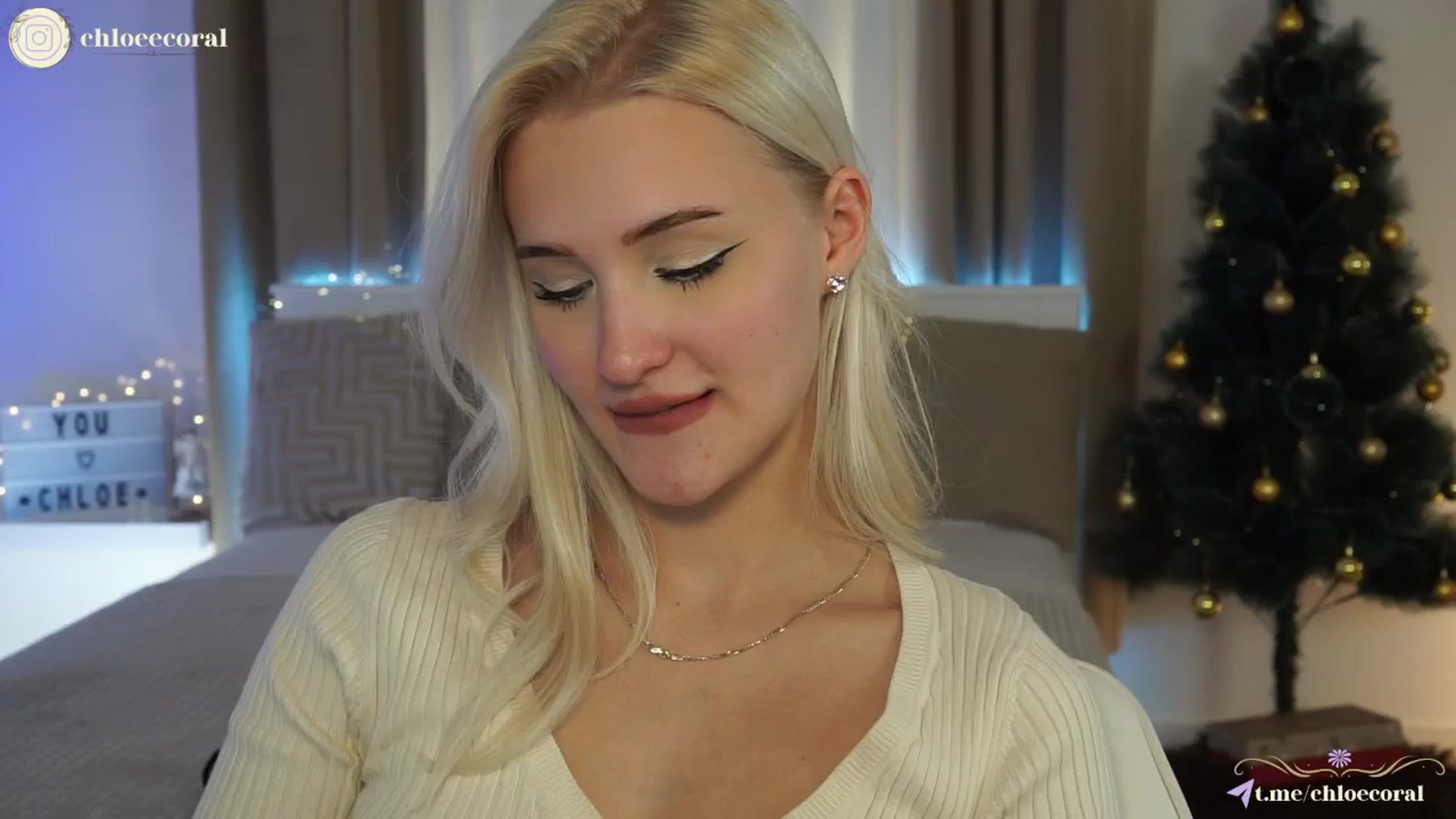 Gallery image thumbnail from ChloeCoral's myfreecams stream on, 12/24/2024, 24:08 image 16 of 20