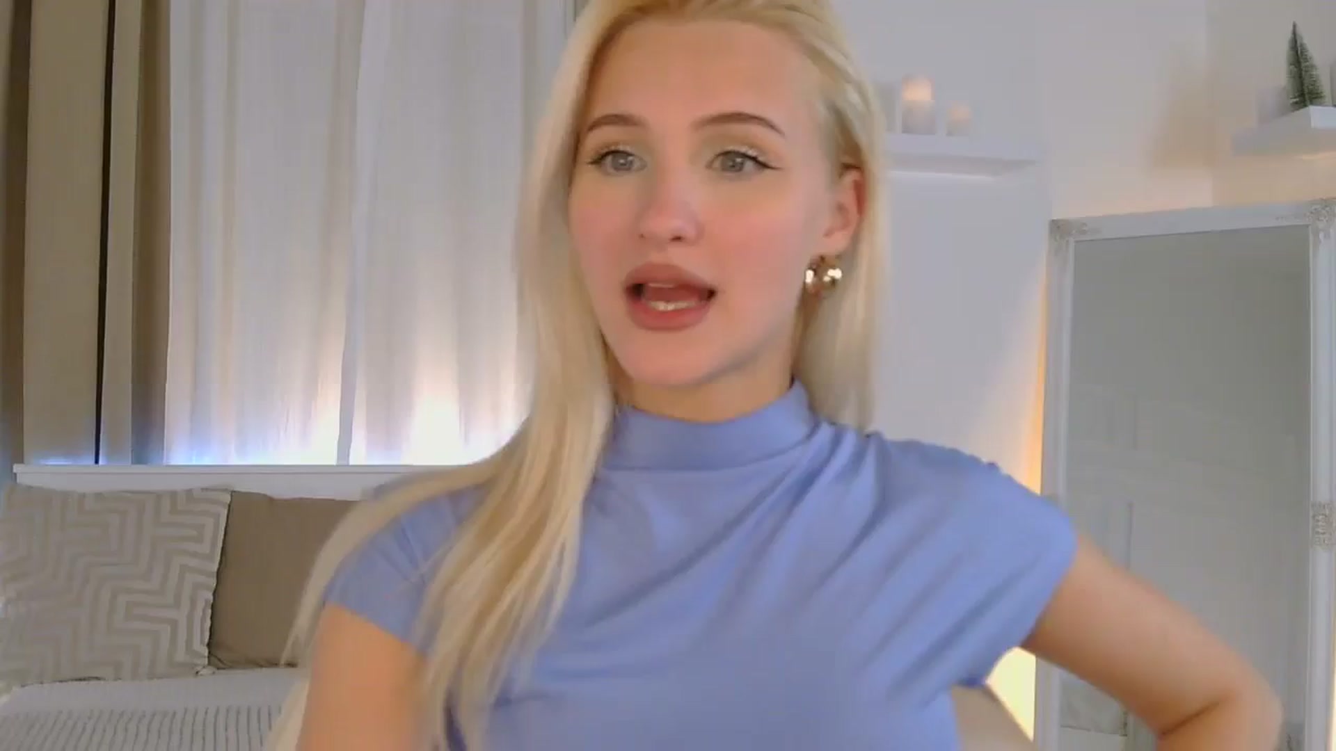 Gallery image thumbnail from ChloeCoral's myfreecams stream on, 12/28/2024, 23:20 image 1 of 20