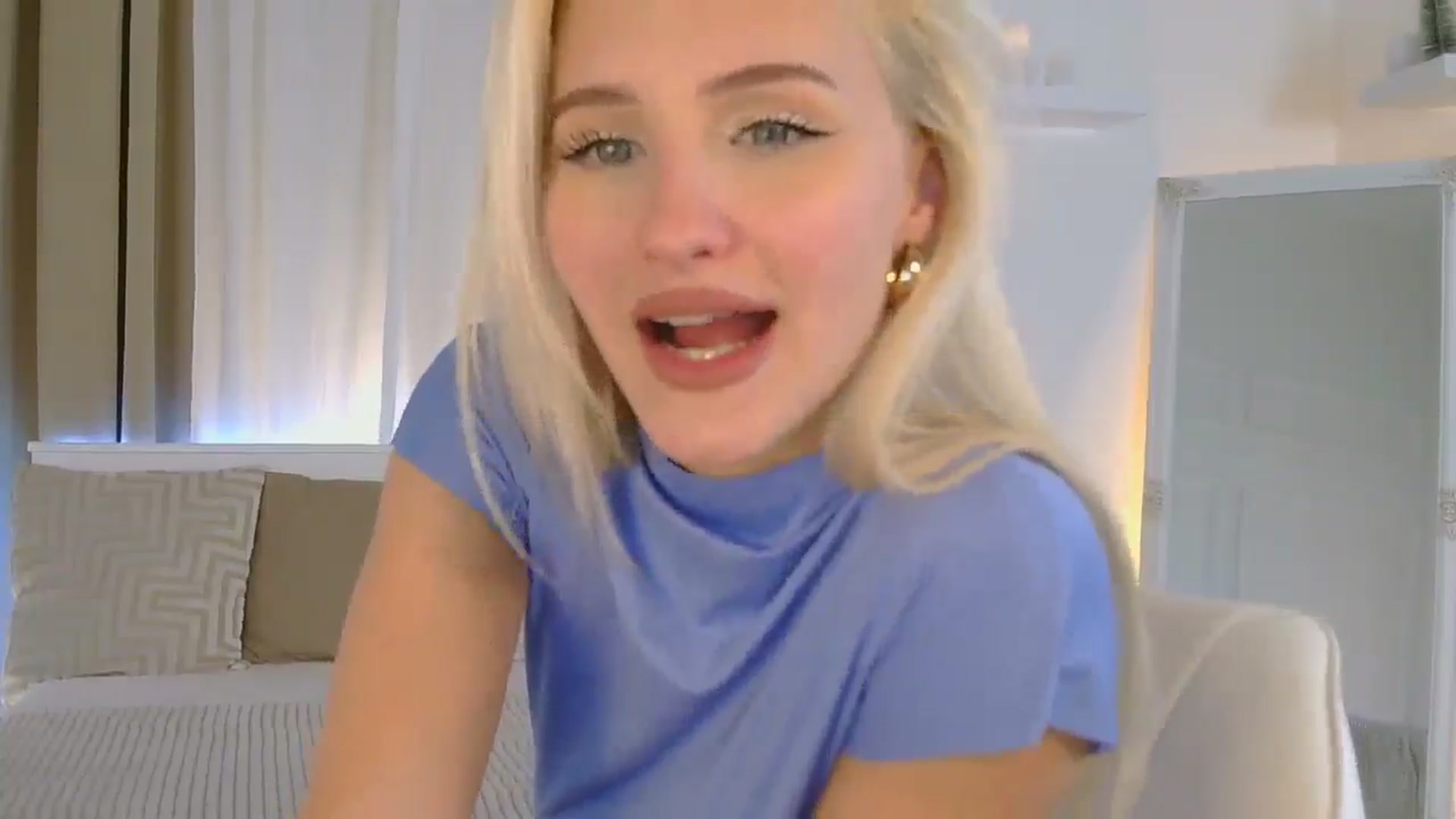 Gallery image thumbnail from ChloeCoral's myfreecams stream on, 12/28/2024, 23:20 image 12 of 20