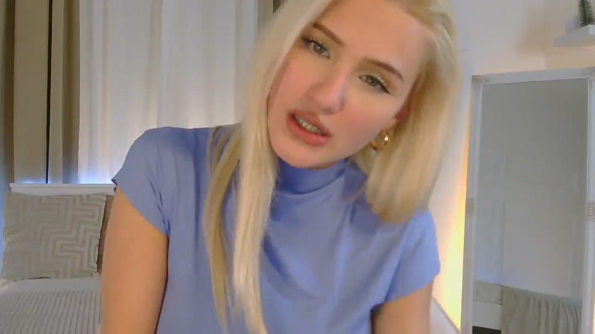 Gallery image thumbnail from ChloeCoral's myfreecams stream on, 12/29/2024, 24:09 image 12 of 20