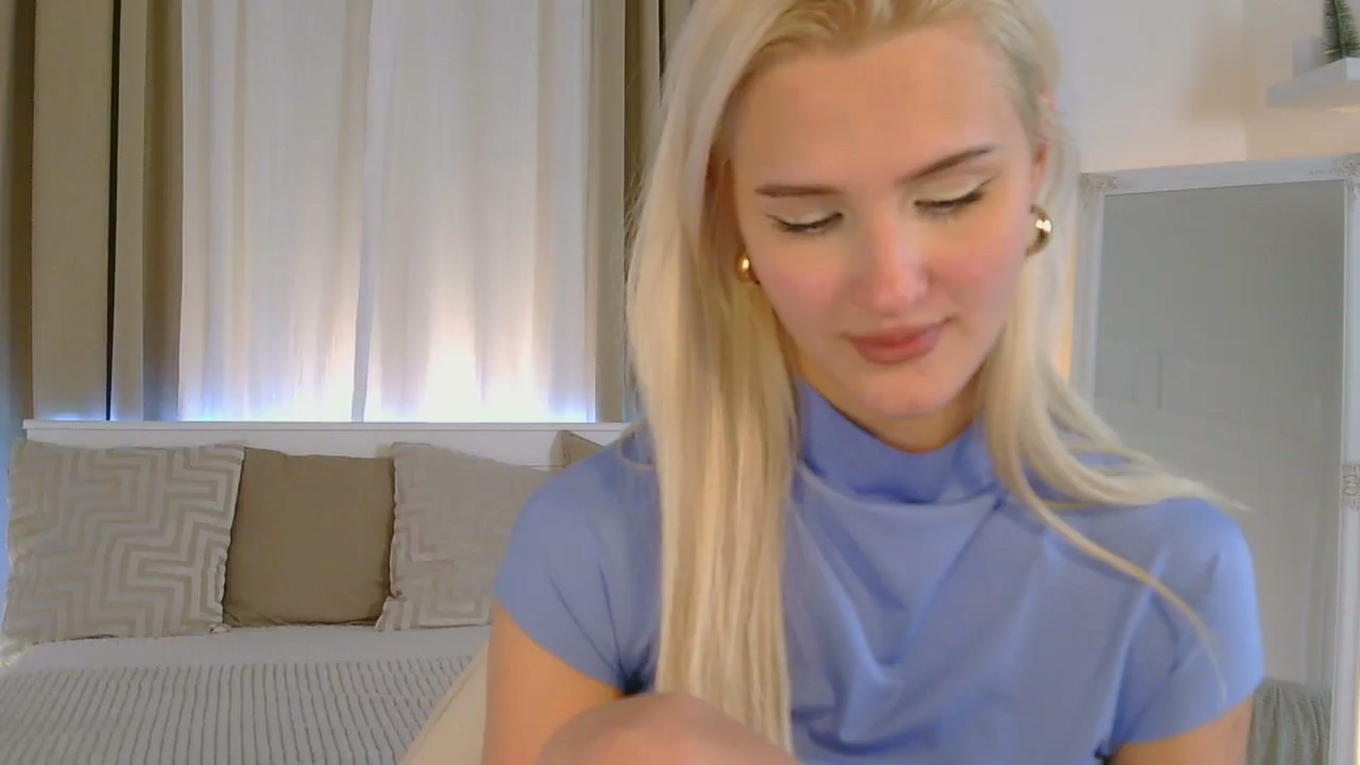 Gallery image thumbnail from ChloeCoral's myfreecams stream on, 12/29/2024, 24:09 image 9 of 20