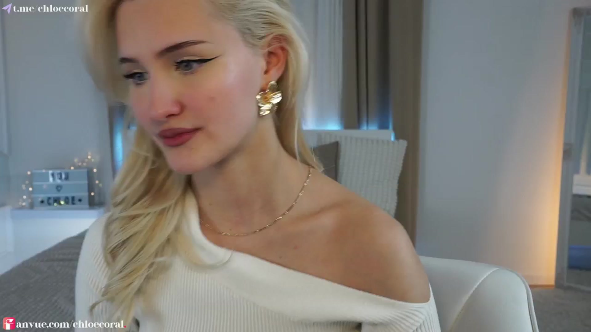 Gallery image thumbnail from ChloeCoral's myfreecams stream on, 02/01/2025, 23:15 image 15 of 20