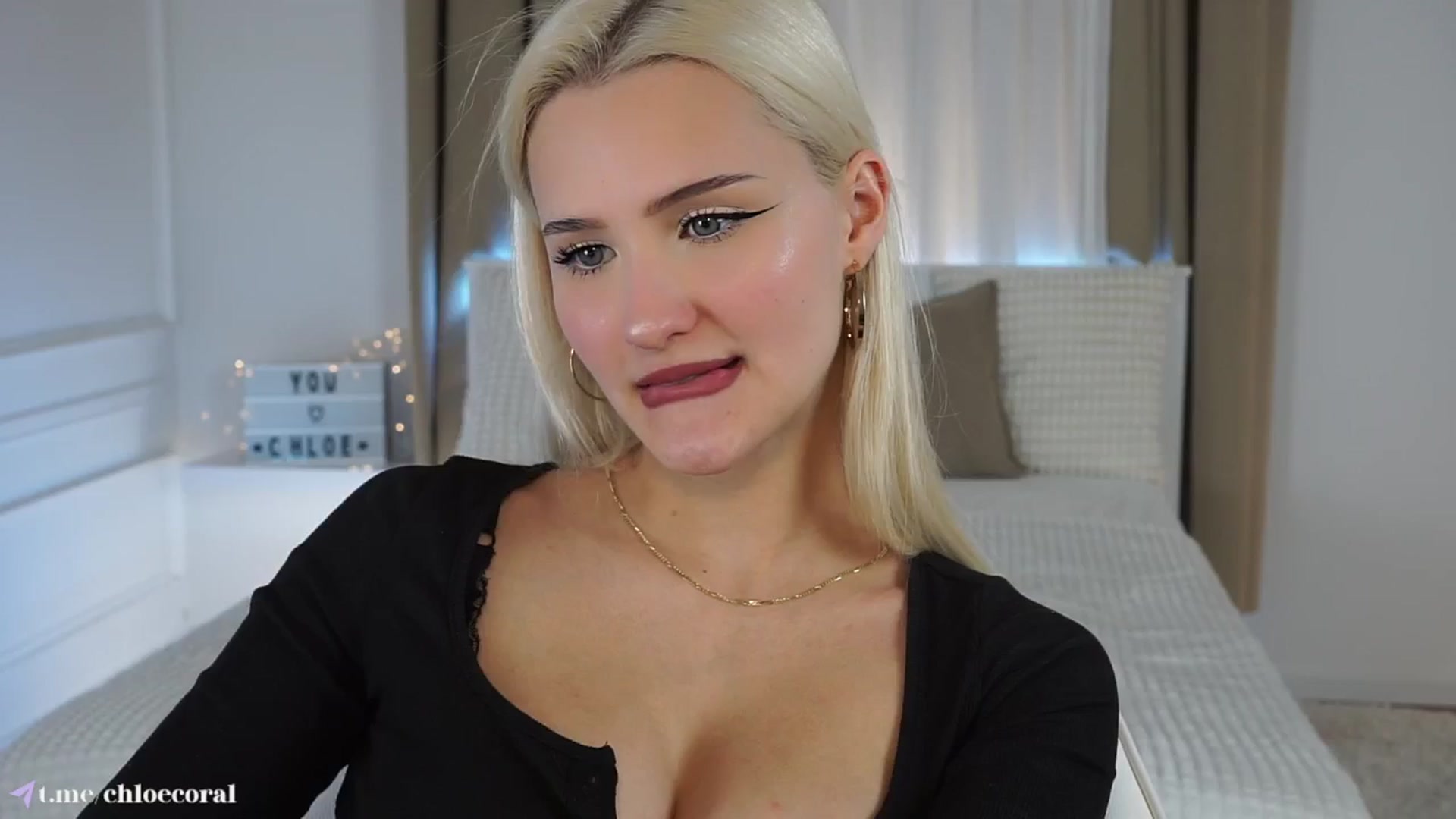 Gallery image thumbnail from ChloeCoral's myfreecams stream on, 02/24/2025, 19:27 image 16 of 20