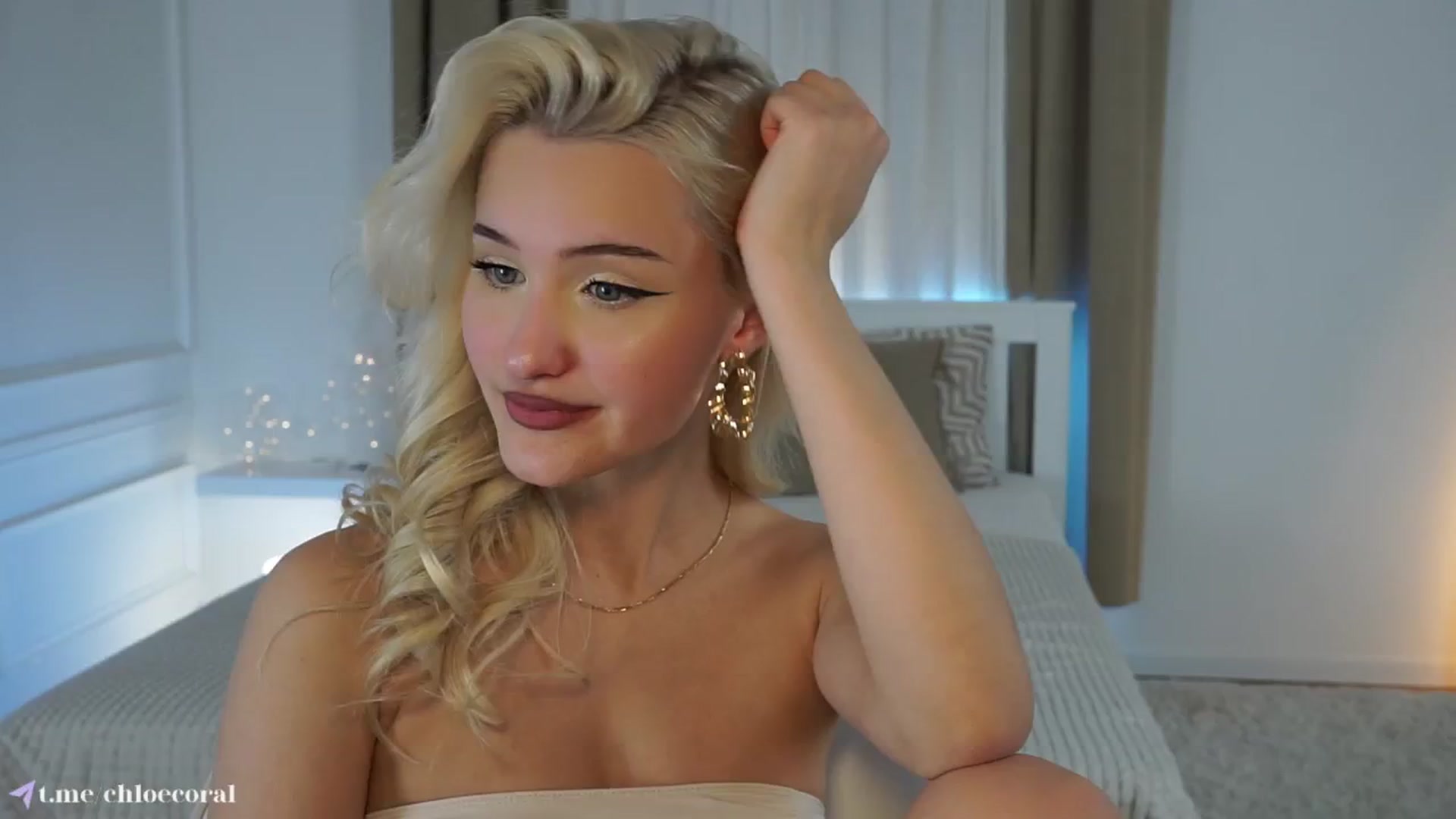 Gallery image thumbnail from ChloeCoral's myfreecams stream on, 03/01/2025, 21:13 image 6 of 20