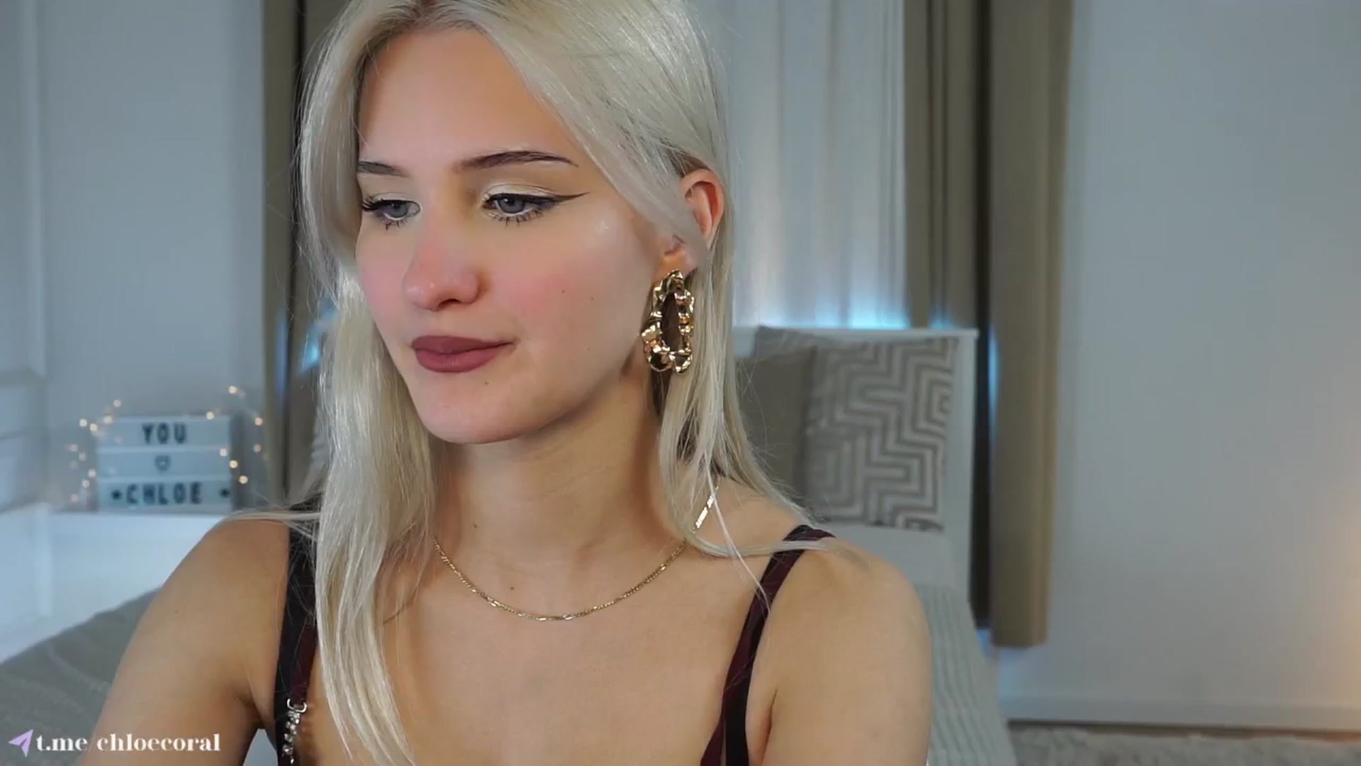 Gallery image thumbnail from ChloeCoral's myfreecams stream on, 03/08/2025, 24:13 image 15 of 20