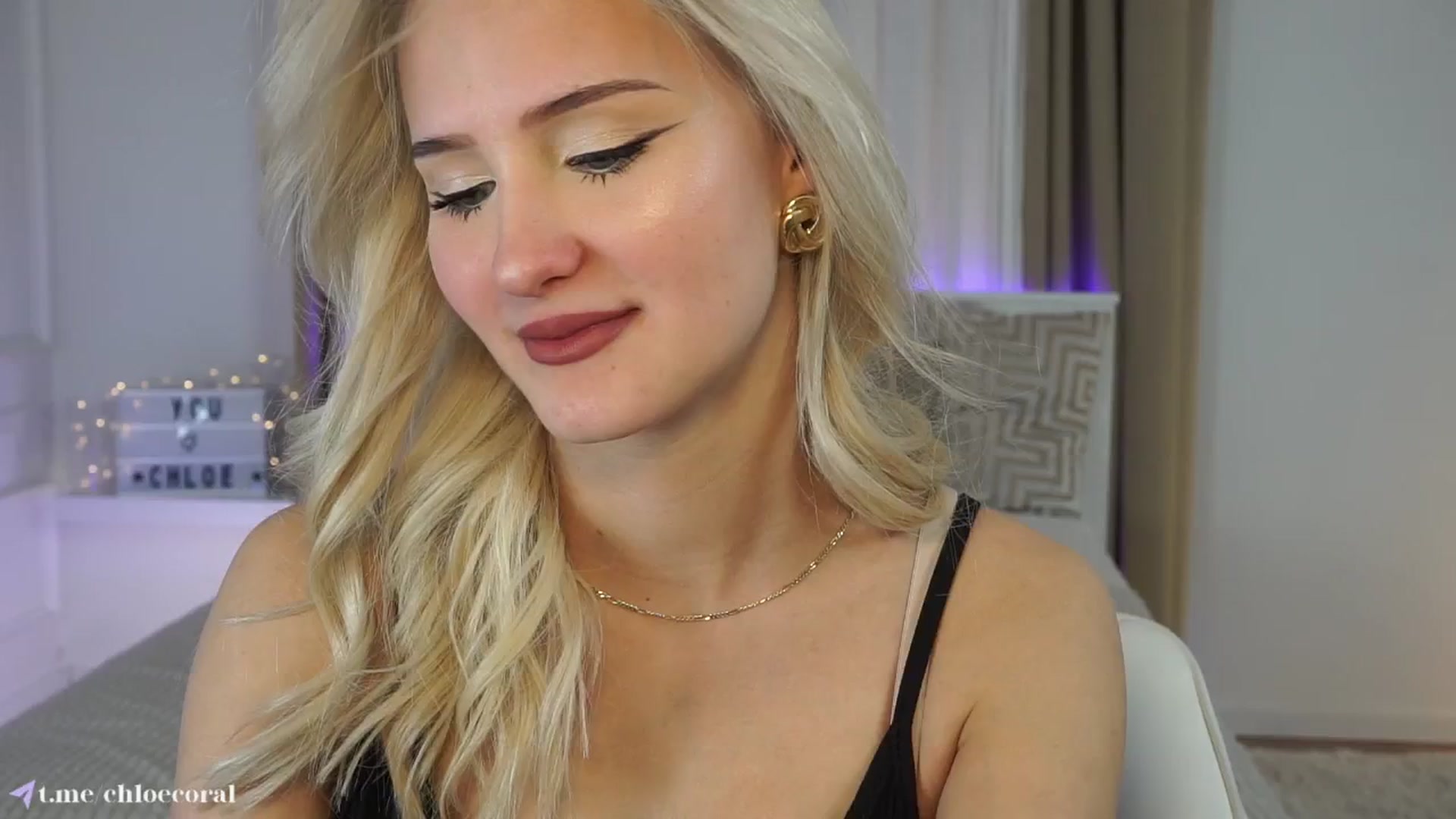 Gallery image thumbnail from ChloeCoral's myfreecams stream on, 03/08/2025, 17:49 image 13 of 20