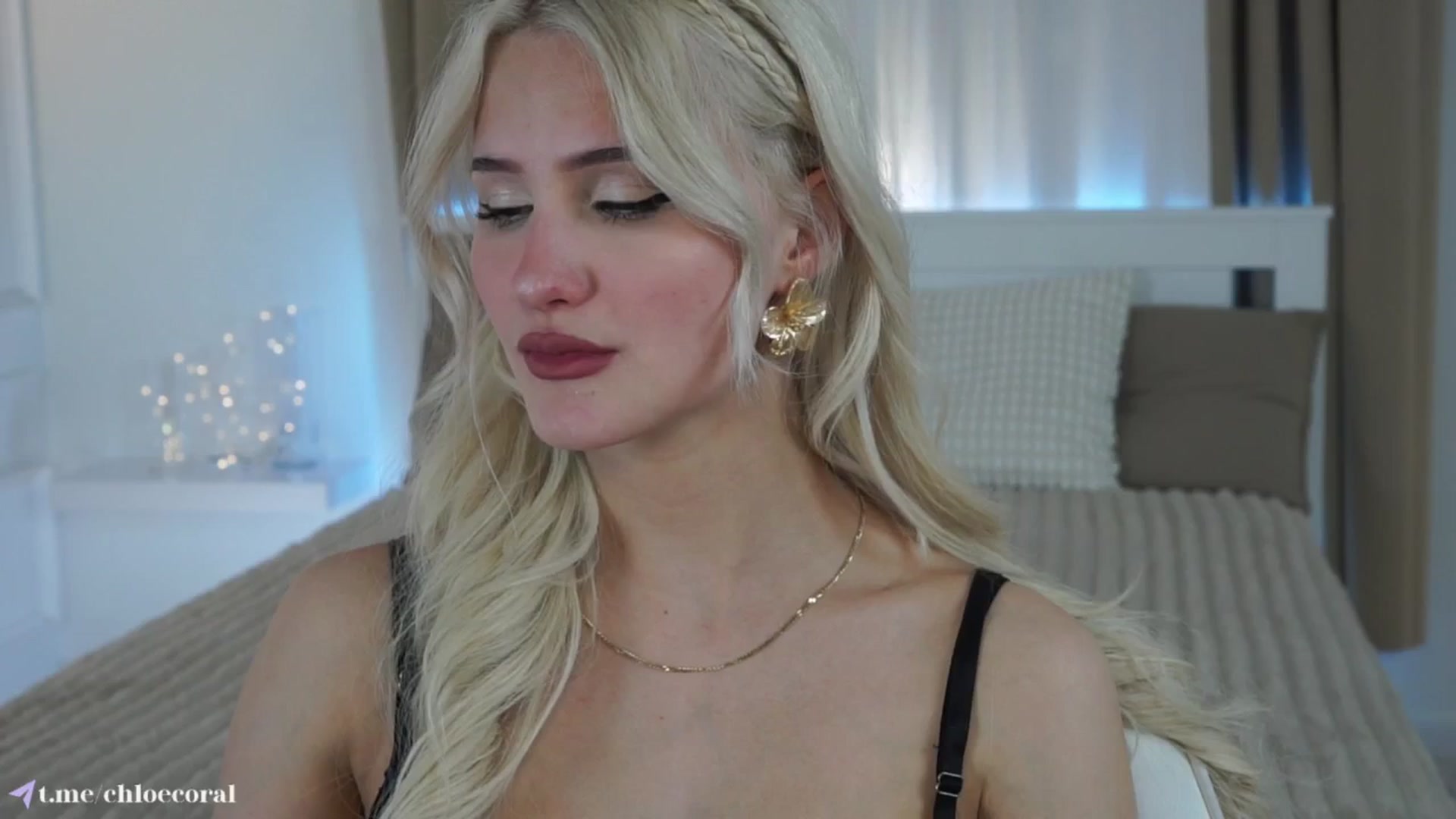 Gallery image thumbnail from ChloeCoral's myfreecams stream on, 04/03/2025, 16:57 image 5 of 20