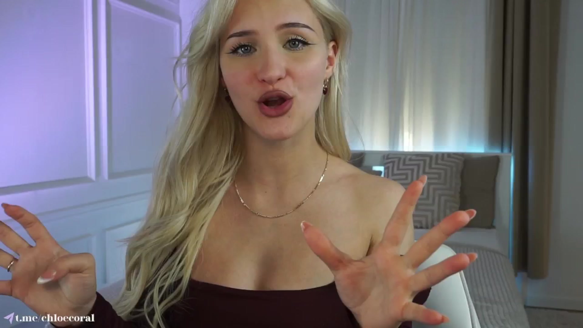 Gallery image thumbnail from ChloeCoral's myfreecams stream on, 04/30/2025, 22:05 image 14 of 20