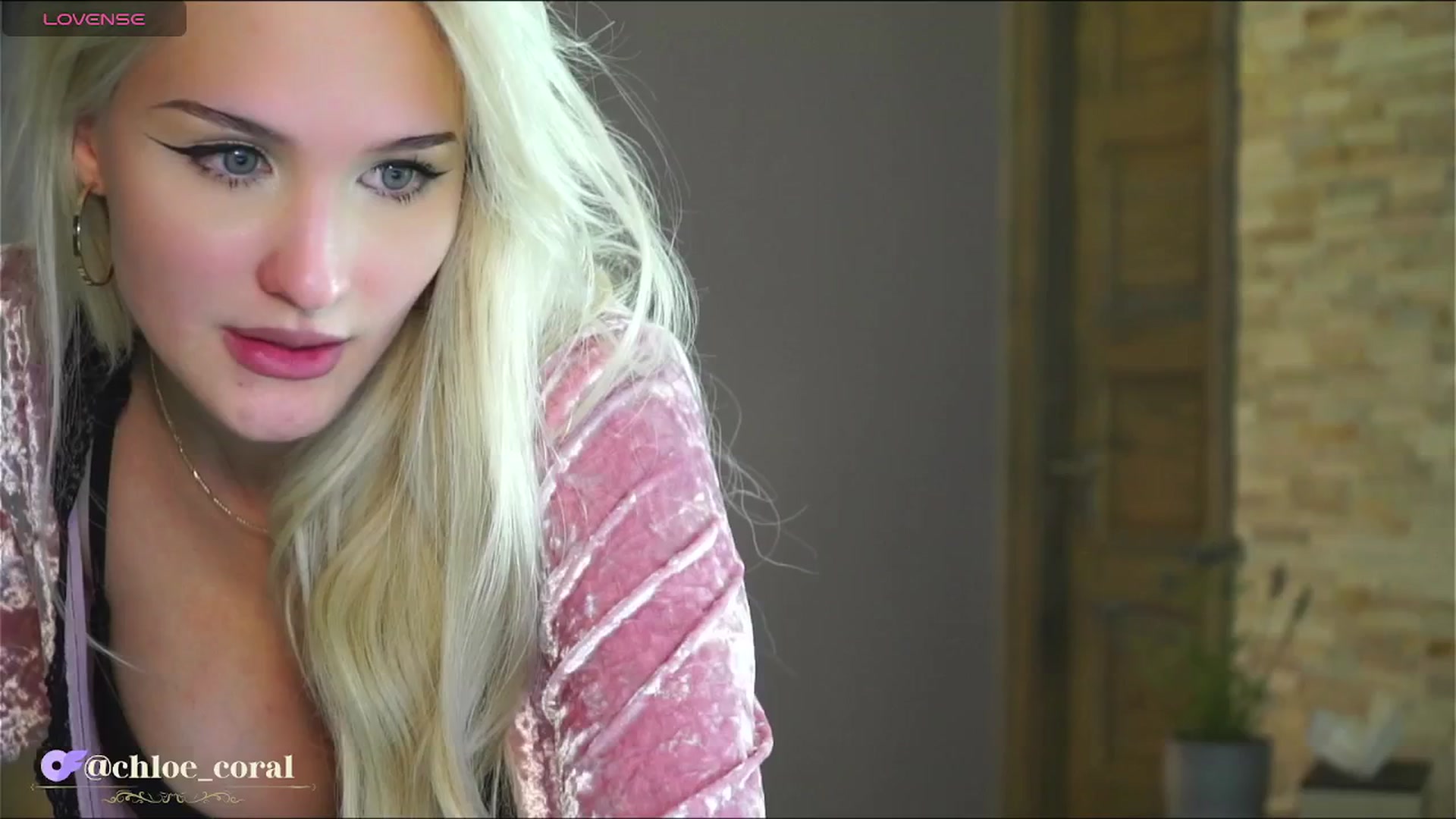 Gallery image thumbnail from ChloeCoral's myfreecams stream on, 05/04/2025, 21:43 image 12 of 20