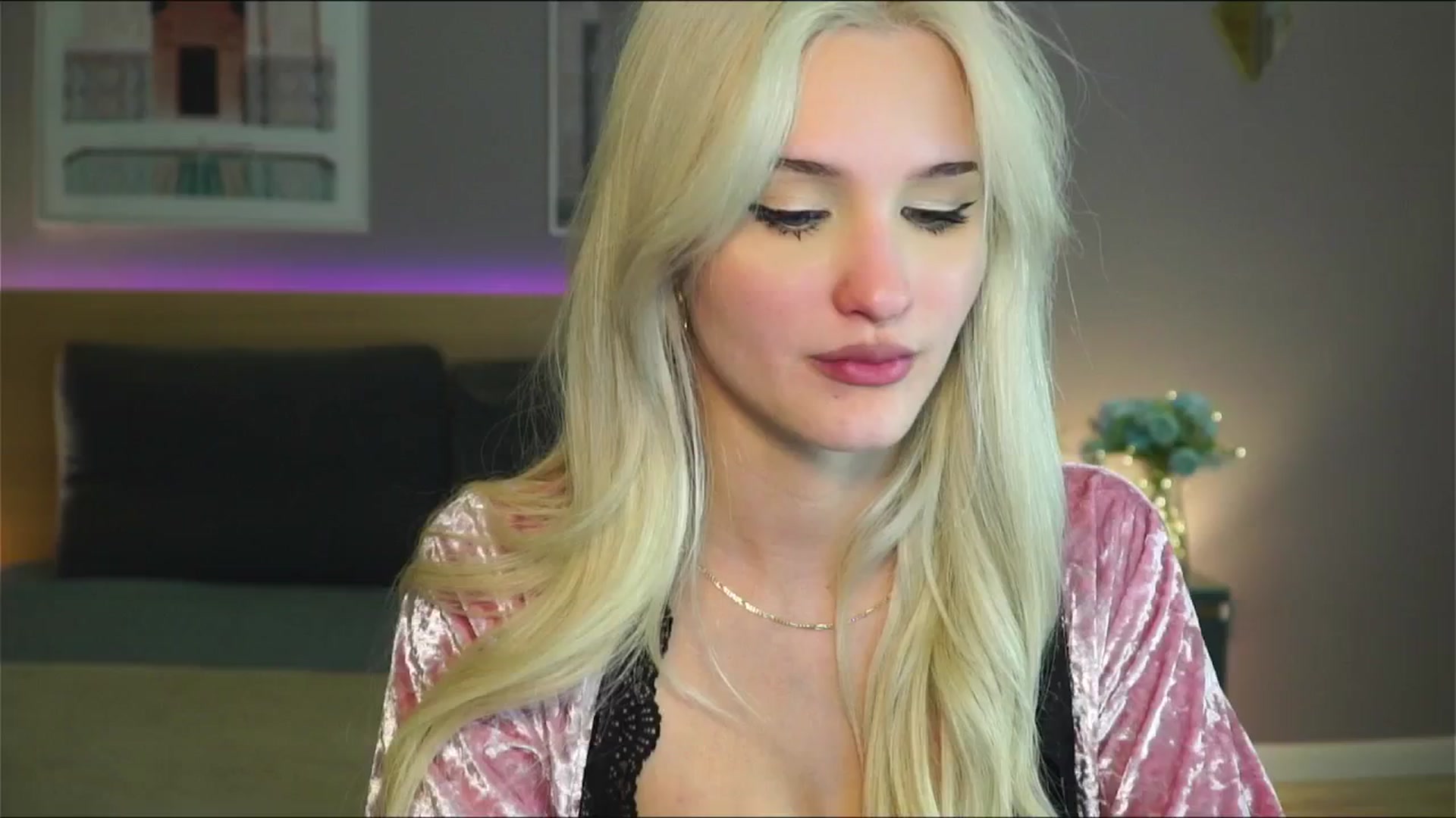 Gallery image thumbnail from ChloeCoral's myfreecams stream on, 05/04/2025, 21:43 image 1 of 20