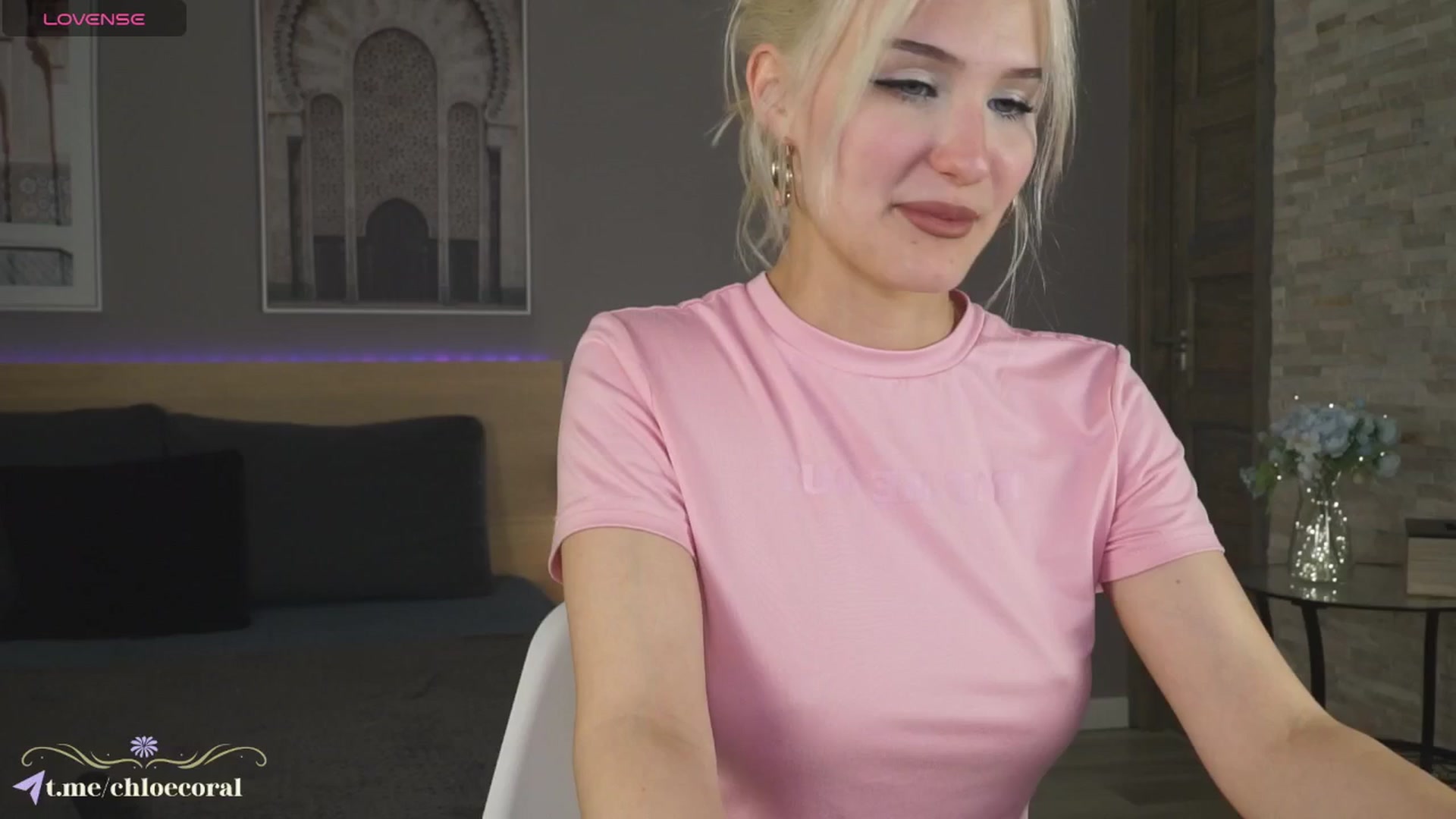 Gallery image thumbnail from ChloeCoral's myfreecams stream on, 06/17/2025, 19:23 image 15 of 20