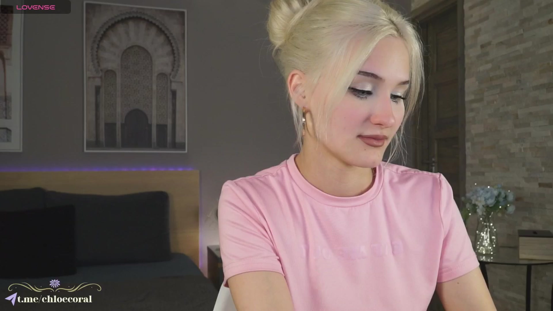 Gallery image thumbnail from ChloeCoral's myfreecams stream on, 06/17/2025, 19:23 image 11 of 20