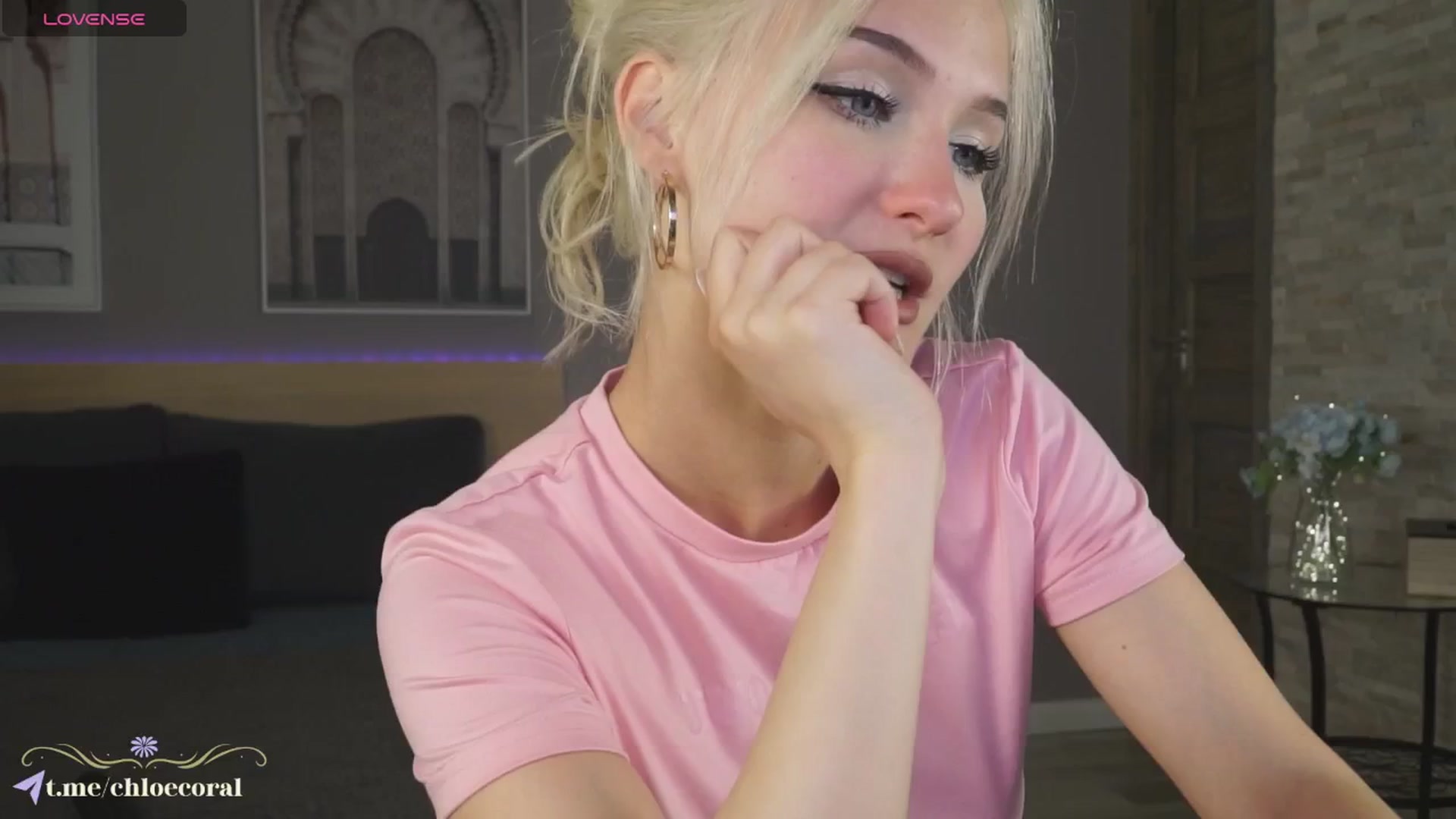 Gallery image thumbnail from ChloeCoral's myfreecams stream on, 06/17/2025, 19:23 image 13 of 20