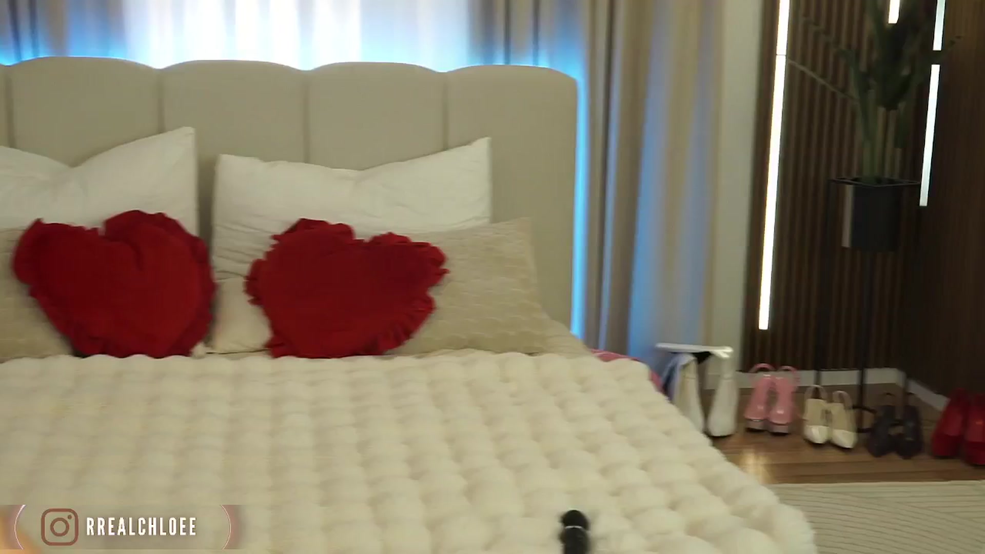 Gallery image thumbnail from ChloeCoral's myfreecams stream on, 02/17/2026, 14:02 image 13 of 20