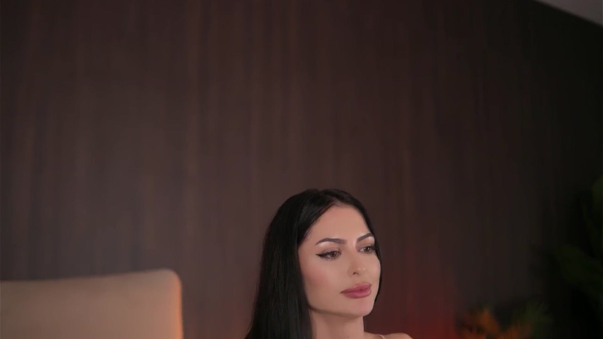 Gallery image thumbnail from ChloeDevine's myfreecams stream on, 10/20/2025, 12:42 image 19 of 20