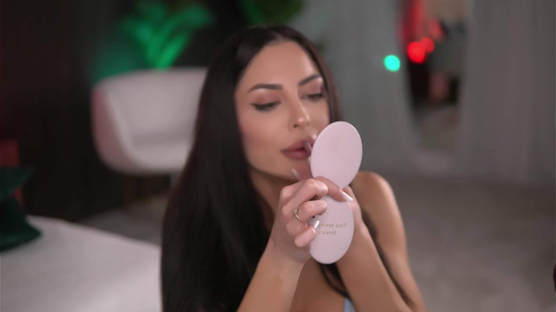 Gallery image thumbnail from ChloeDevine's myfreecams stream on, 11/12/2025, 09:05 image 7 of 20