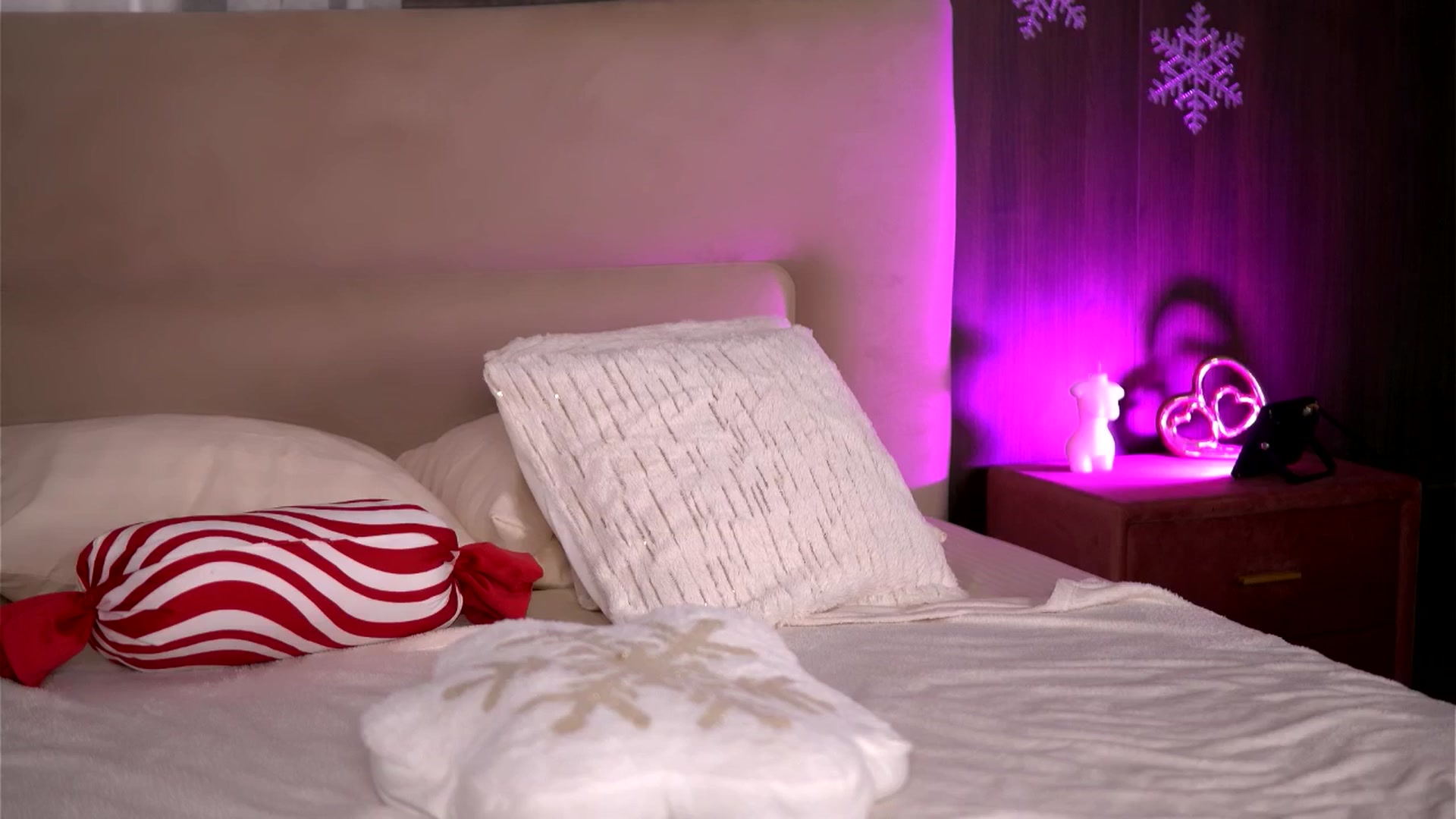 Gallery image thumbnail from ChloeDevine's myfreecams stream on, 01/12/2026, 14:26 image 11 of 20