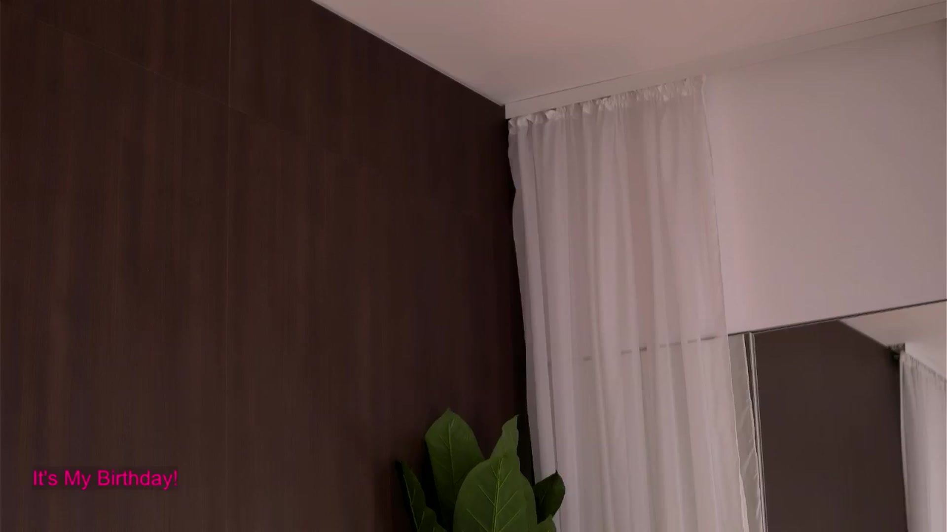 Gallery image thumbnail from ChloeDevine's myfreecams stream on, 04/20/2026, 13:40 image 16 of 20