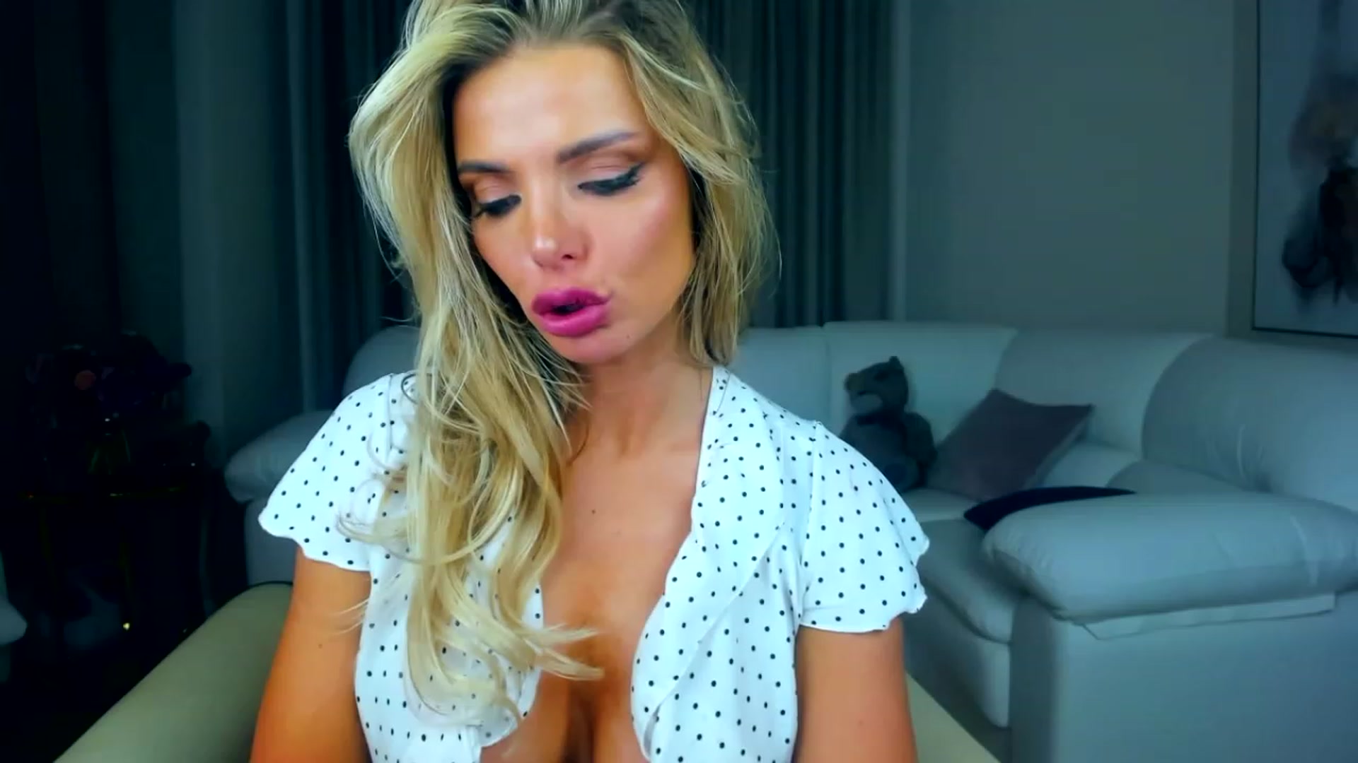 Gallery image thumbnail from ChloeJakson's myfreecams stream on, 11/17/2022, 18:55 image 20 of 20