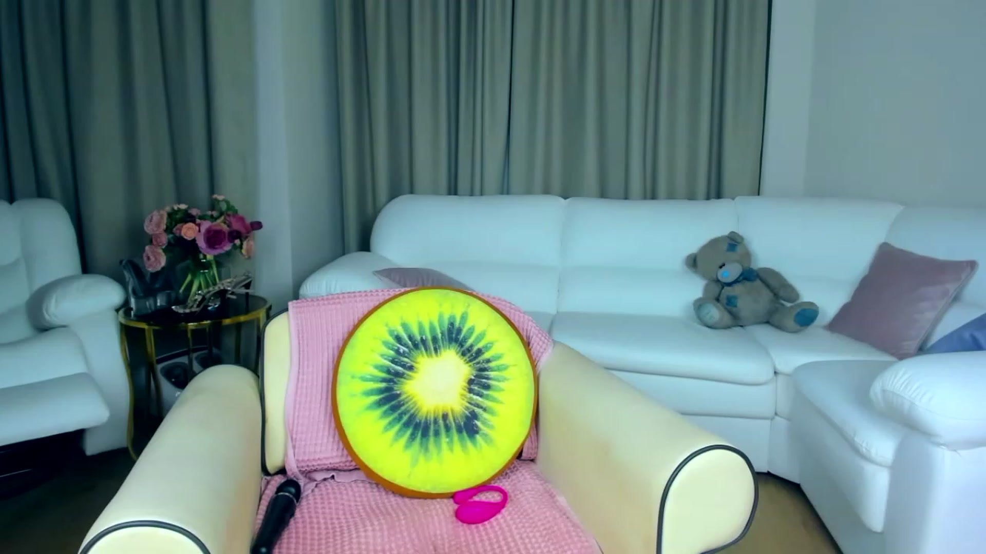 Gallery image thumbnail from ChloeJakson's myfreecams stream on, 11/20/2022, 19:47 image 4 of 20