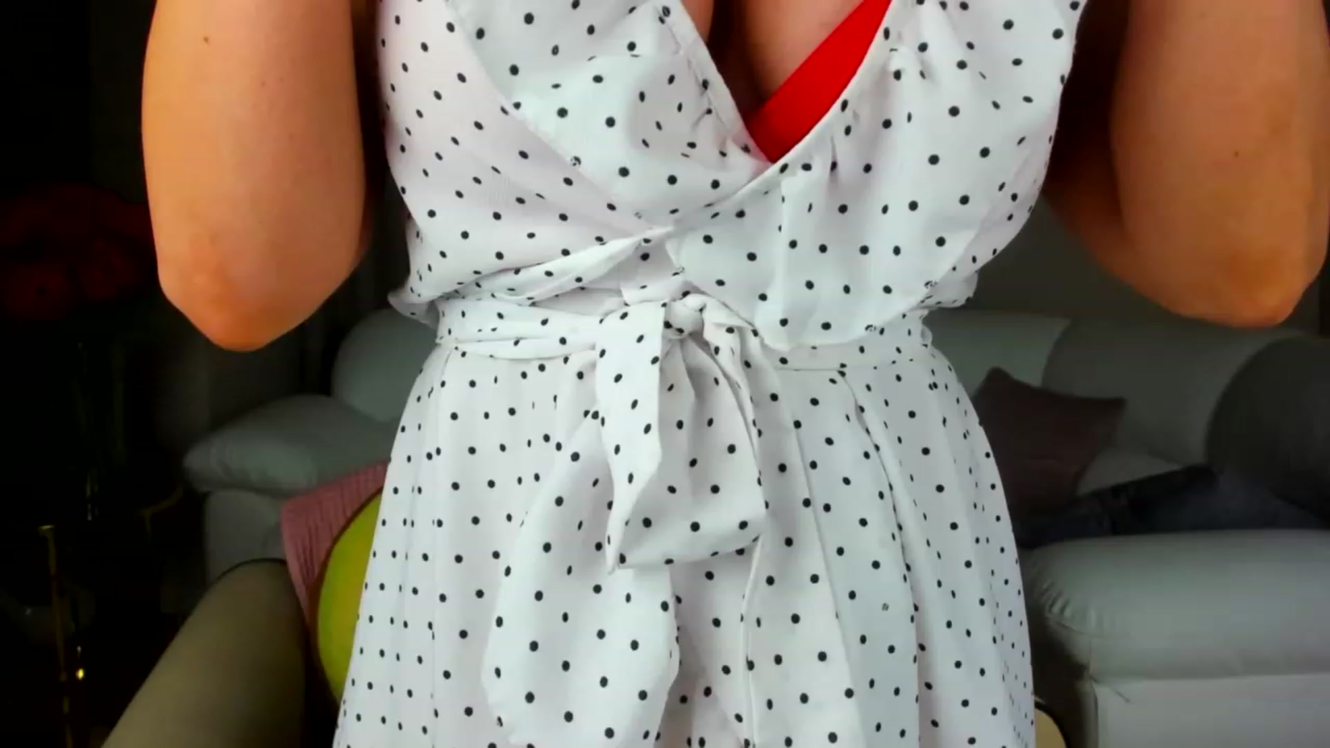 Gallery image thumbnail from ChloeJakson's myfreecams stream on, 11/24/2022, 17:10 image 10 of 20