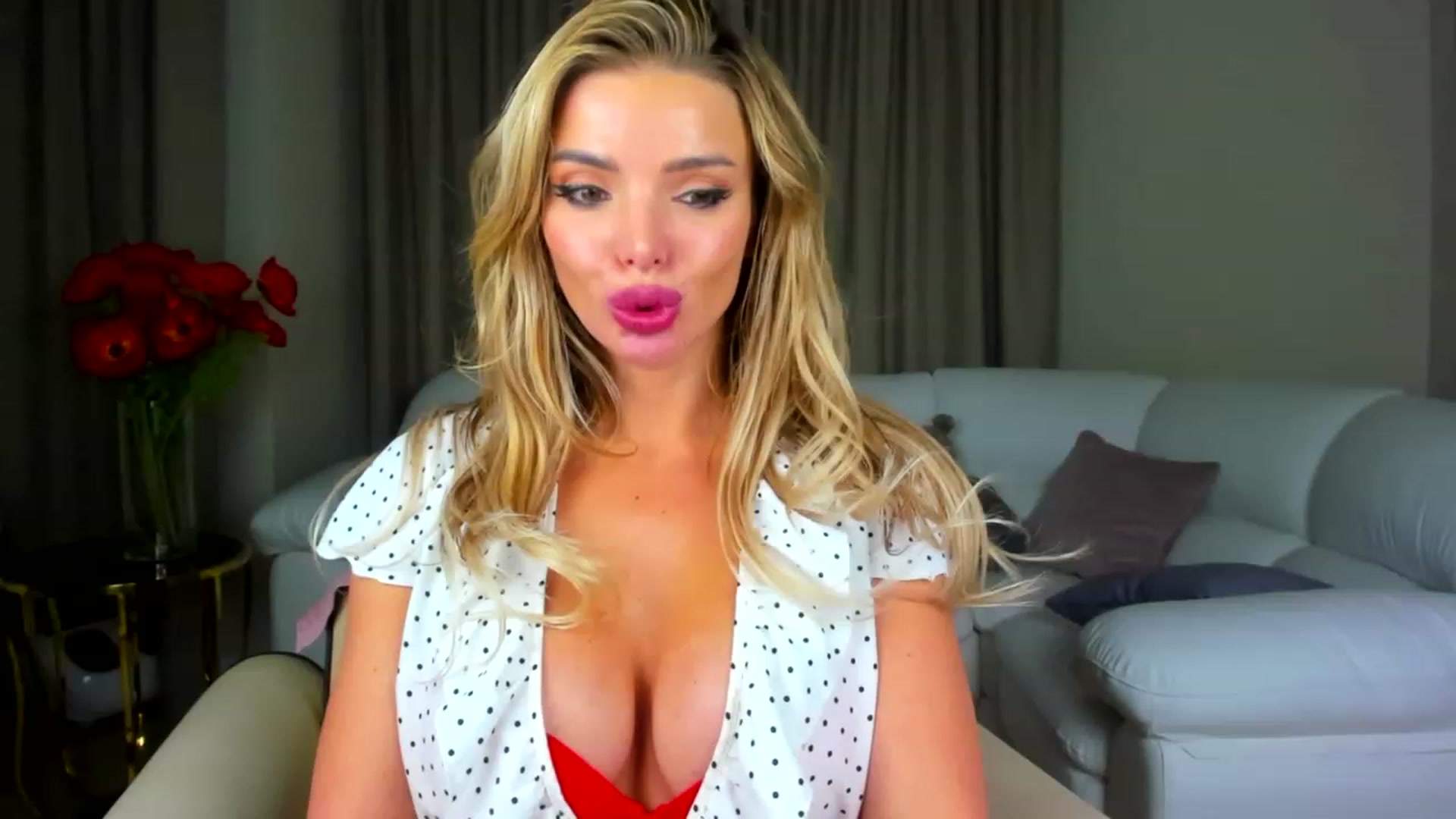 Gallery image thumbnail from ChloeJakson's myfreecams stream on, 11/24/2022, 20:05 image 2 of 20