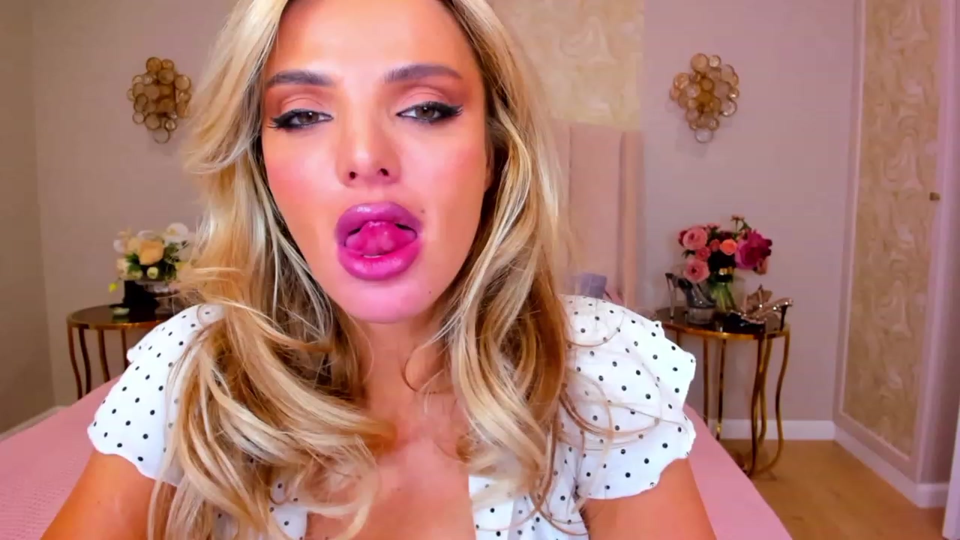 Gallery image thumbnail from ChloeJakson's myfreecams stream on, 11/26/2022, 02:12 image 20 of 20
