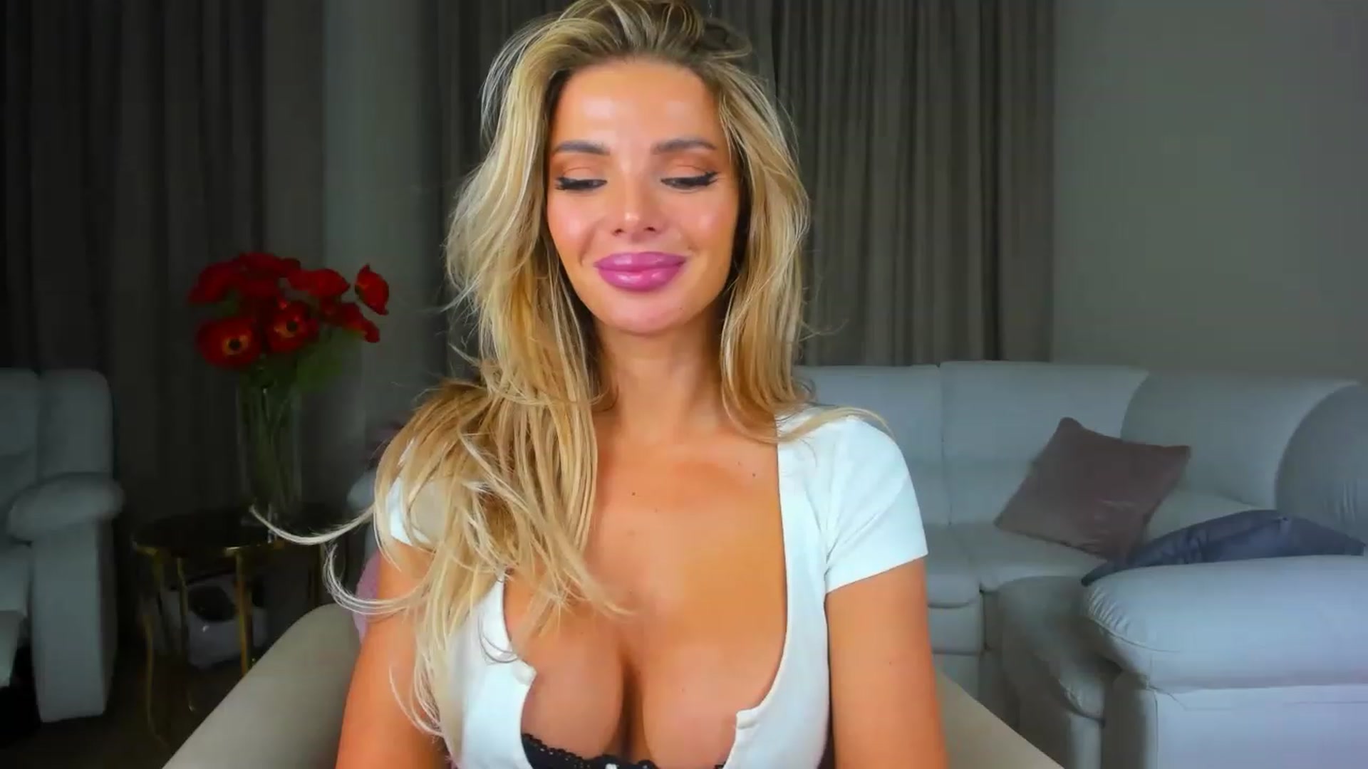 Gallery image thumbnail from ChloeJakson's myfreecams stream on, 11/26/2022, 16:53 image 19 of 20